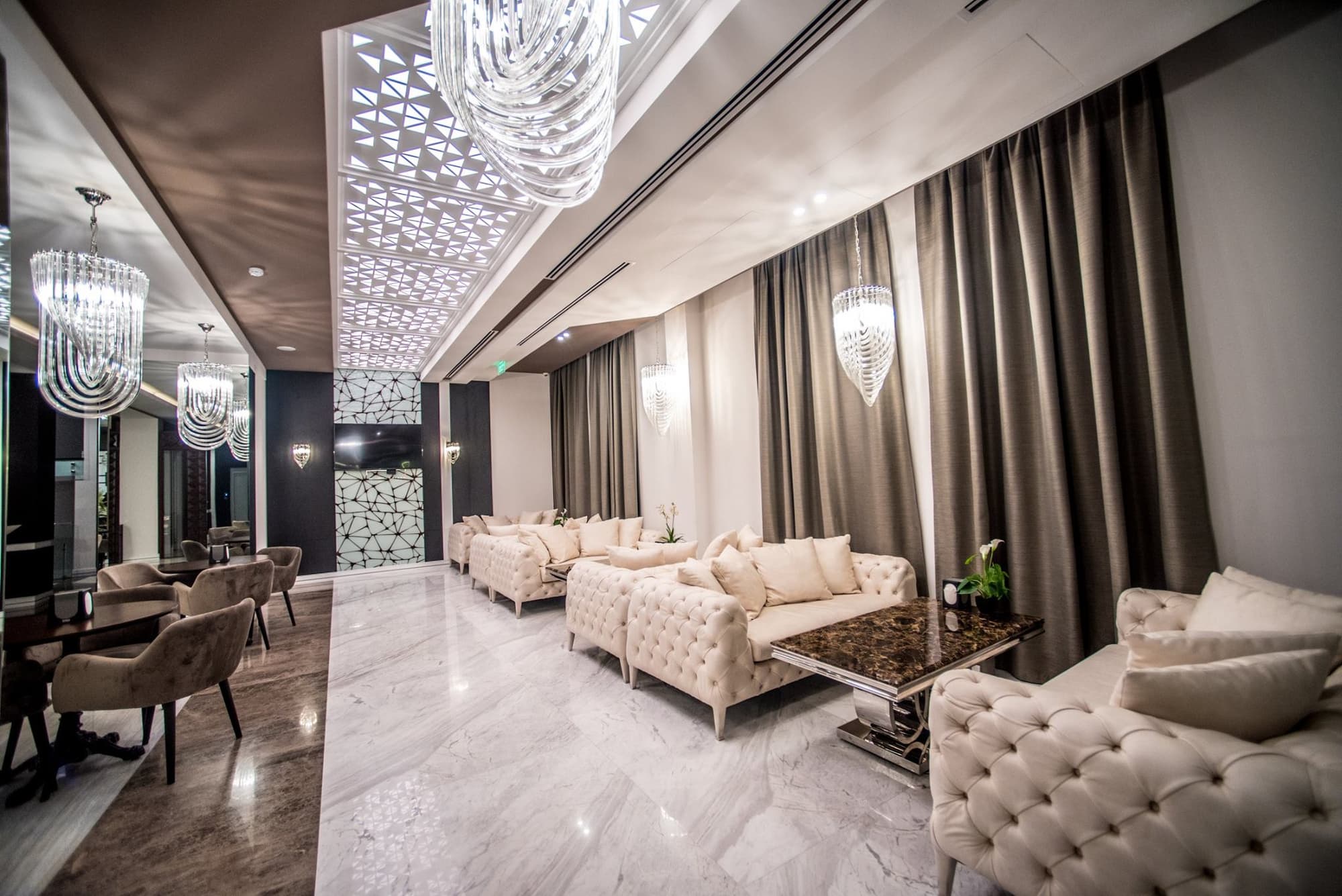 Aghababyans Hotel, Lobby