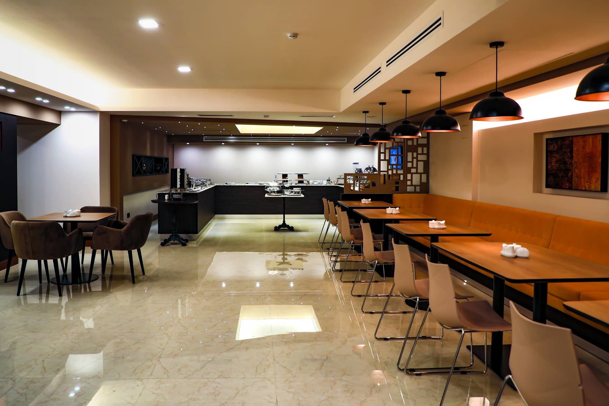 Aghababyans Hotel, Restaurant