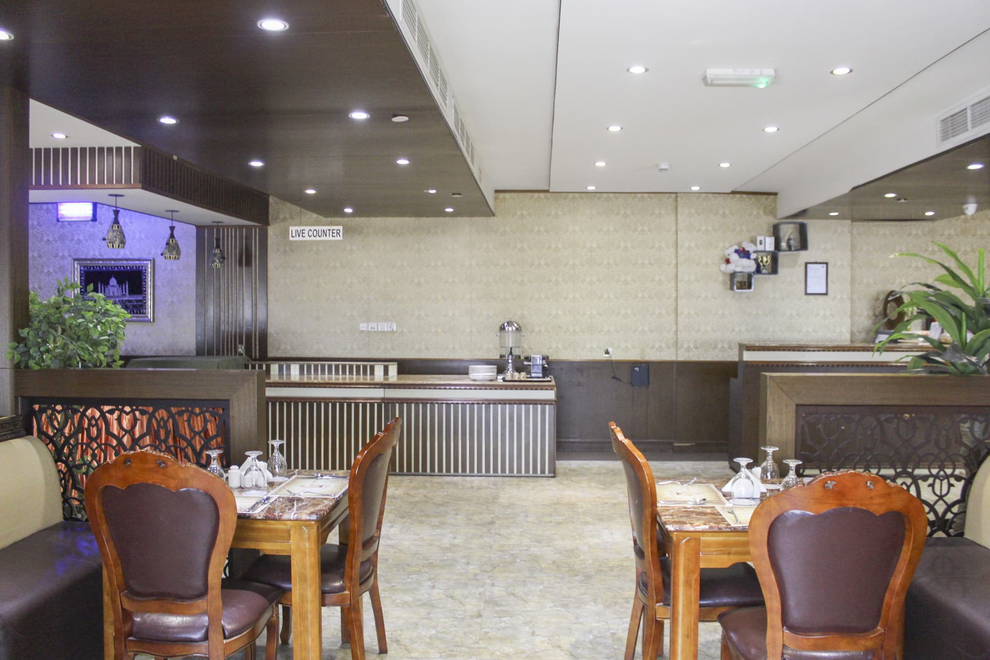 Clifton International Hotel, Restaurant