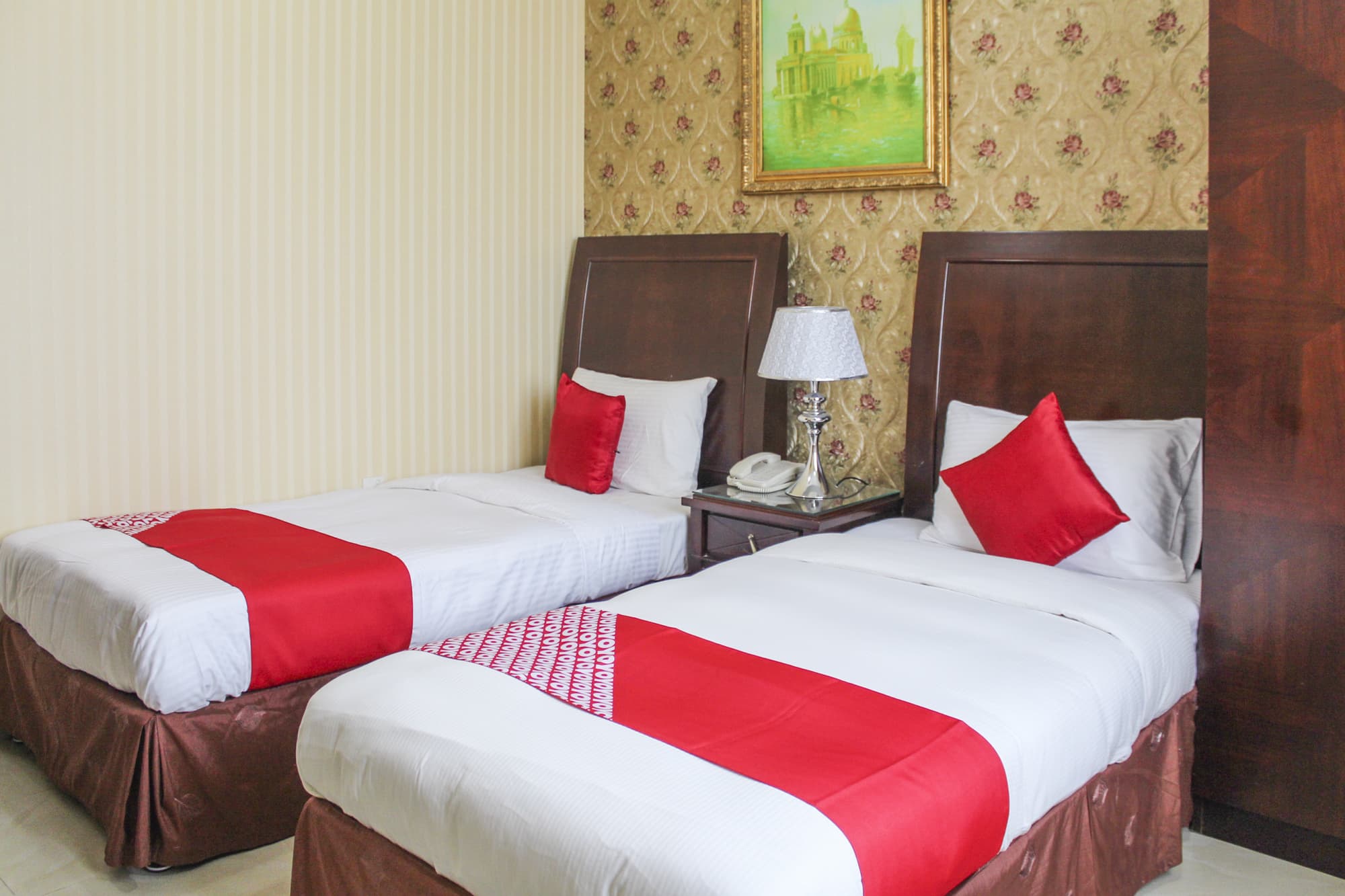 Clifton International Hotel, Room