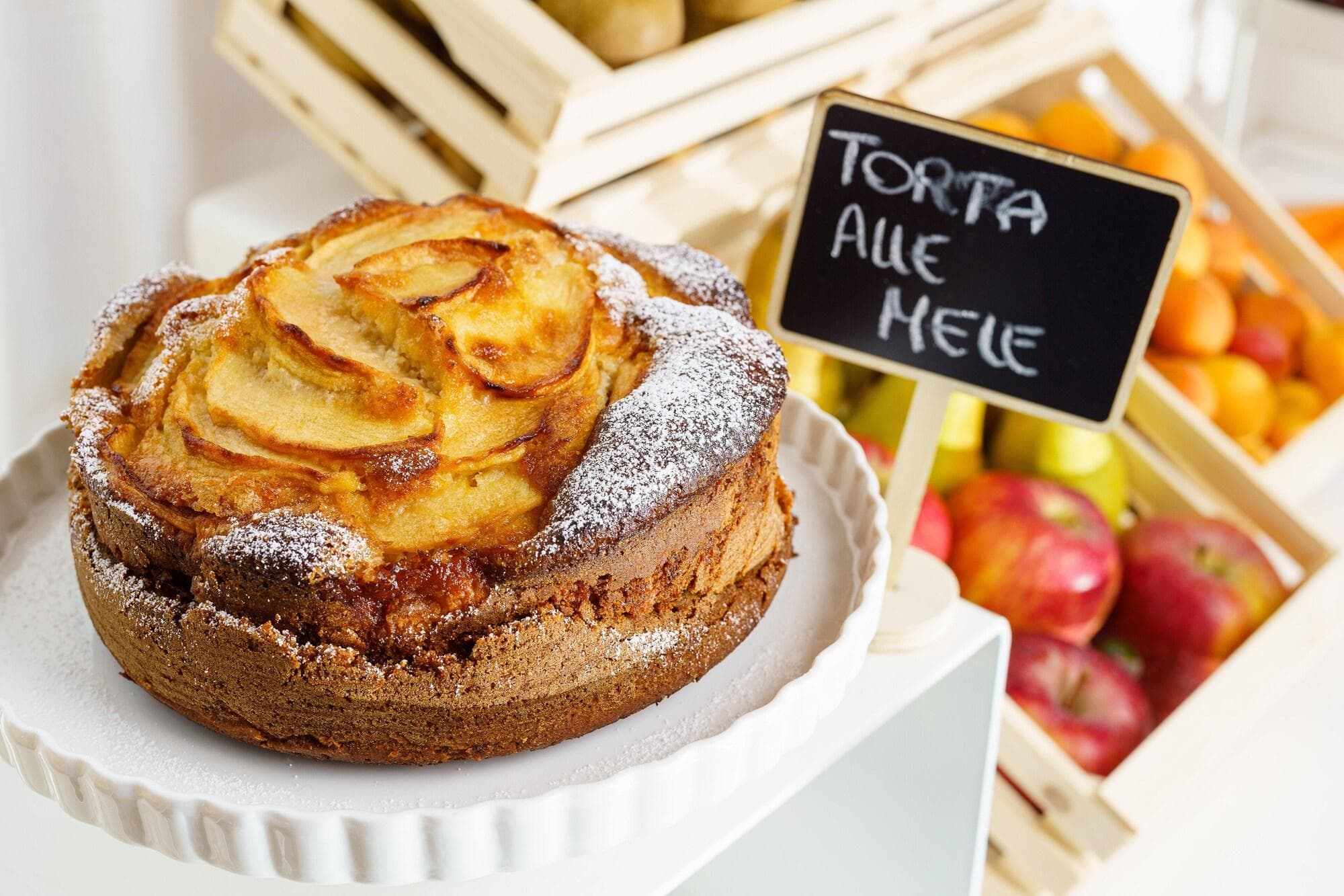 Birkin Marina, Restaurant