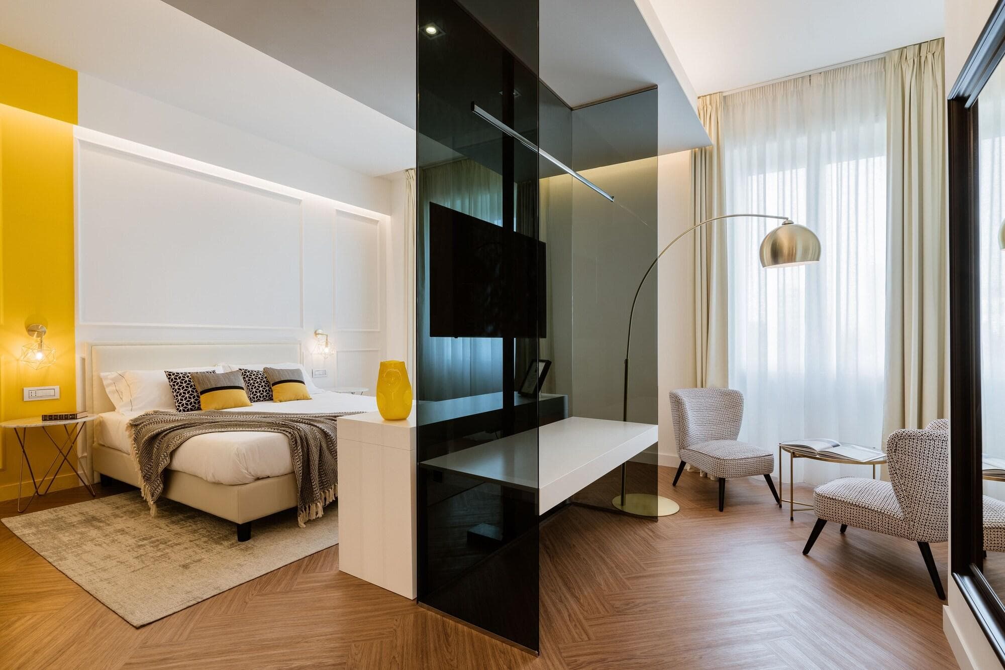 Birkin Marina, Room