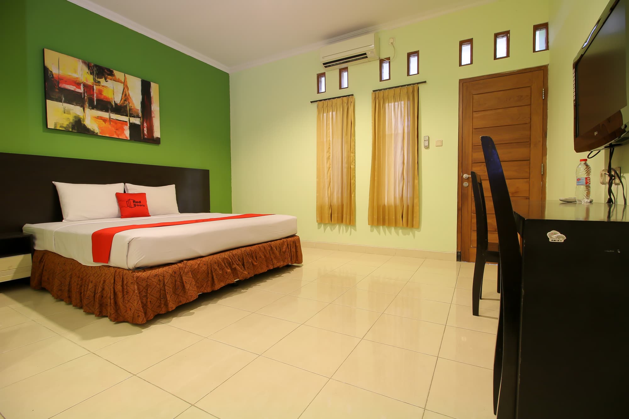 RedDoorz Plus @ Taman Siswa 2, Room