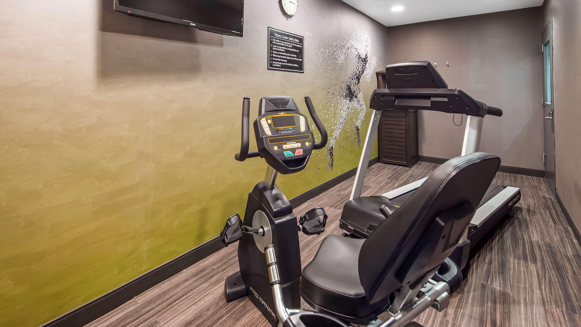 Best Western Brooklyn-Coney Island Inn, Sports and Entertainment