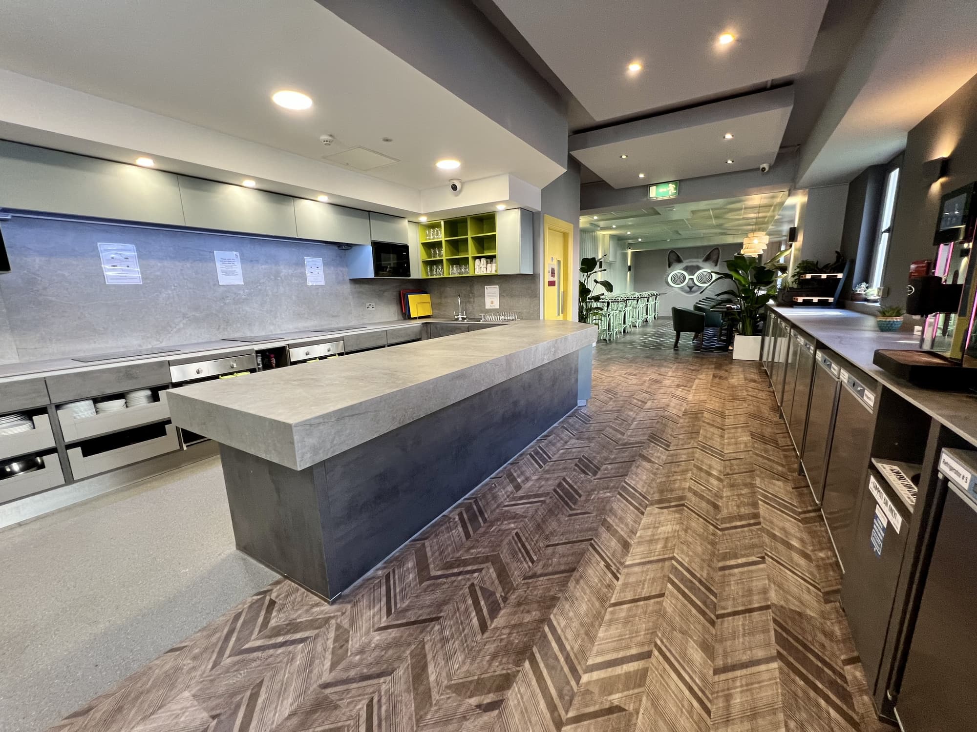 Kinlay Hostel Eyre Square - Best Hostel in Ireland, General view