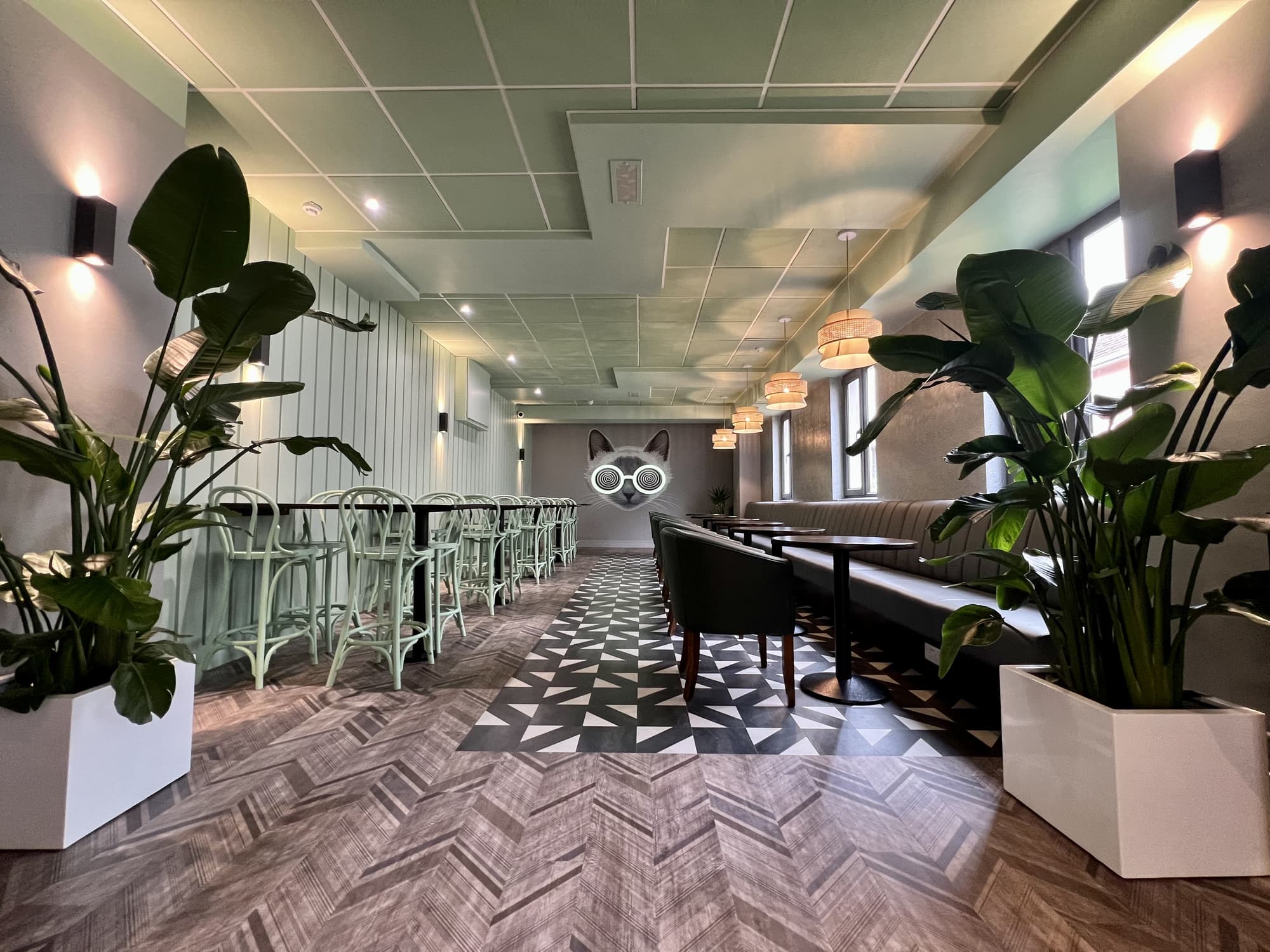 Kinlay Hostel Eyre Square - Best Hostel in Ireland, General view