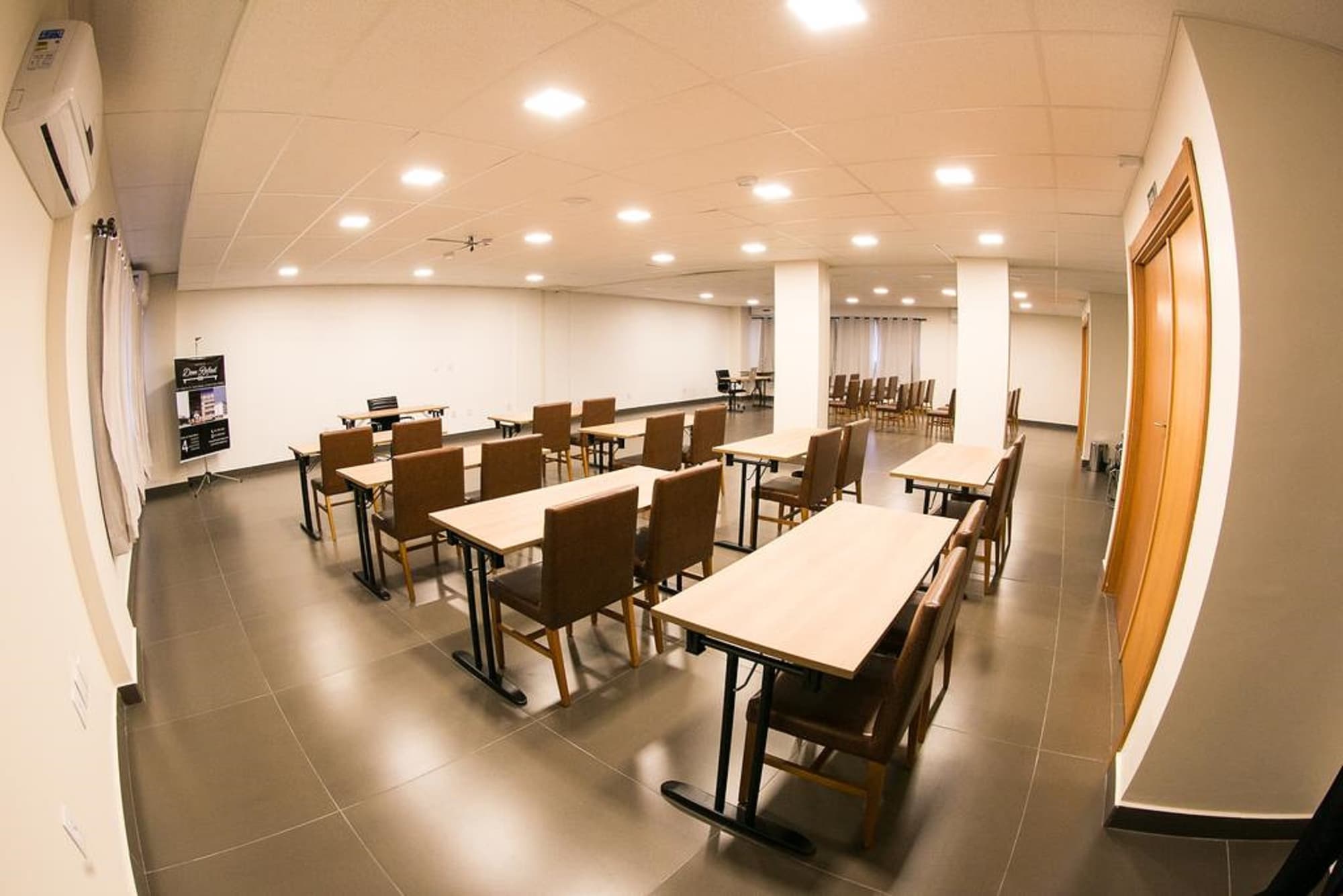 Dom Rafael Premium, Conferences