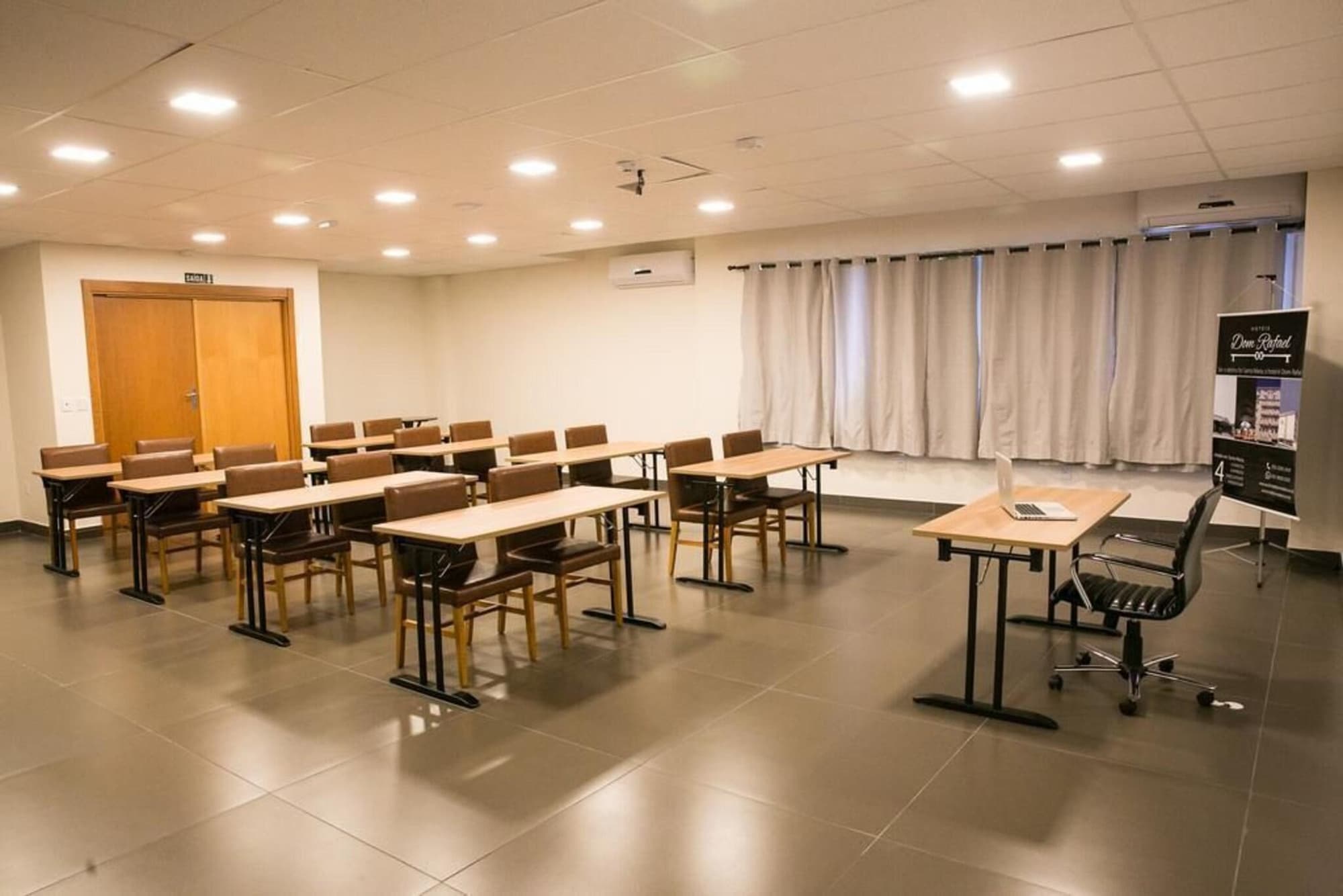 Dom Rafael Premium, Conferences