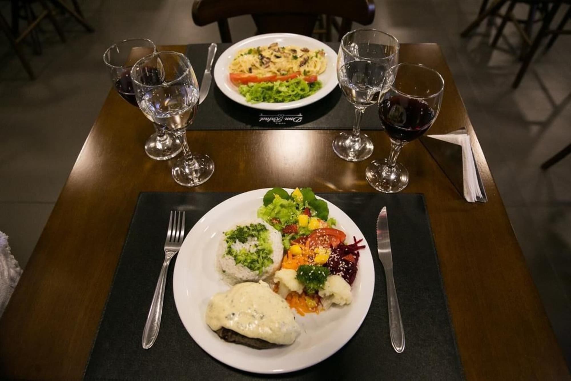 Dom Rafael Premium, Restaurant