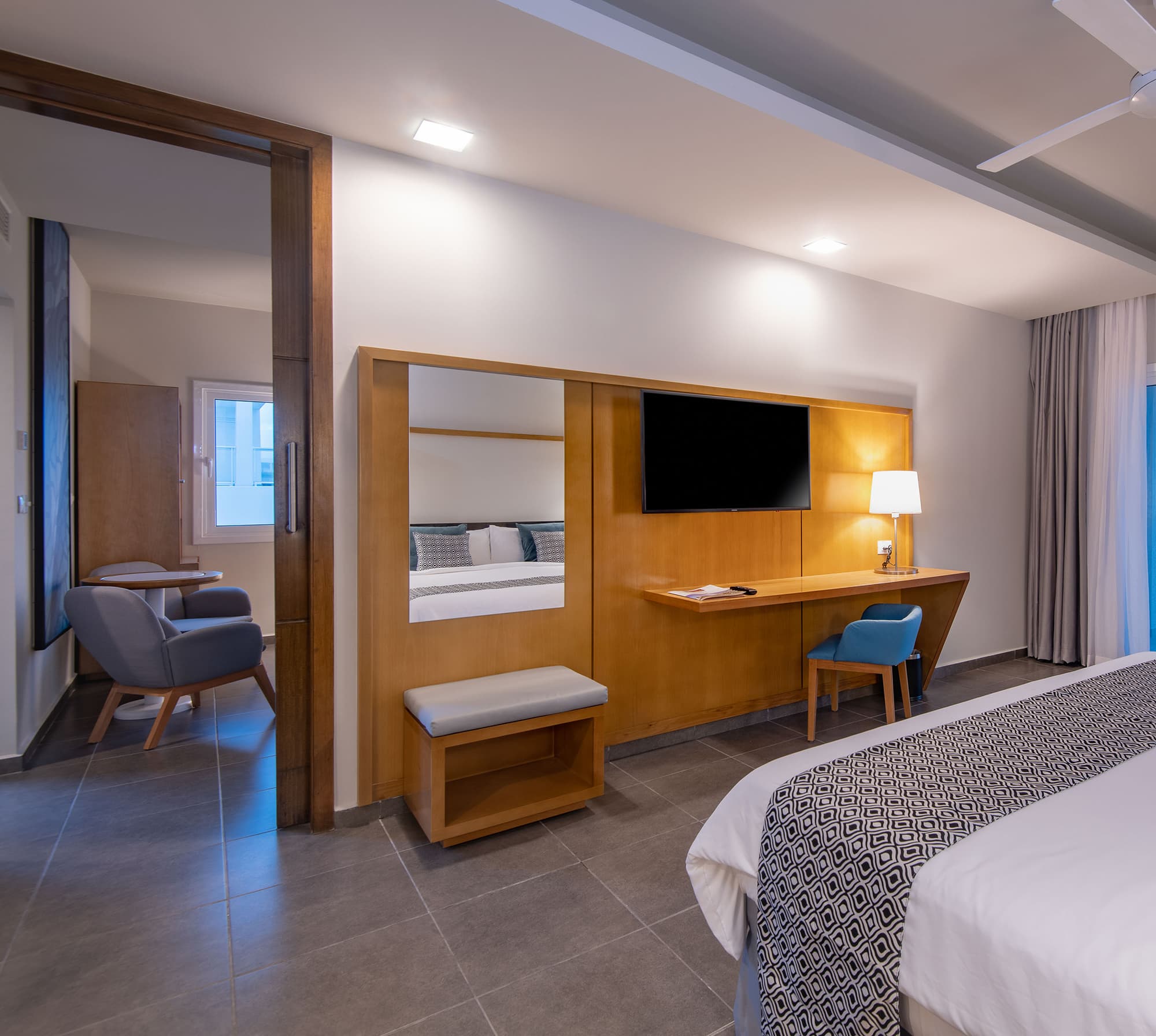 Gran Muthu Rainbow, Room