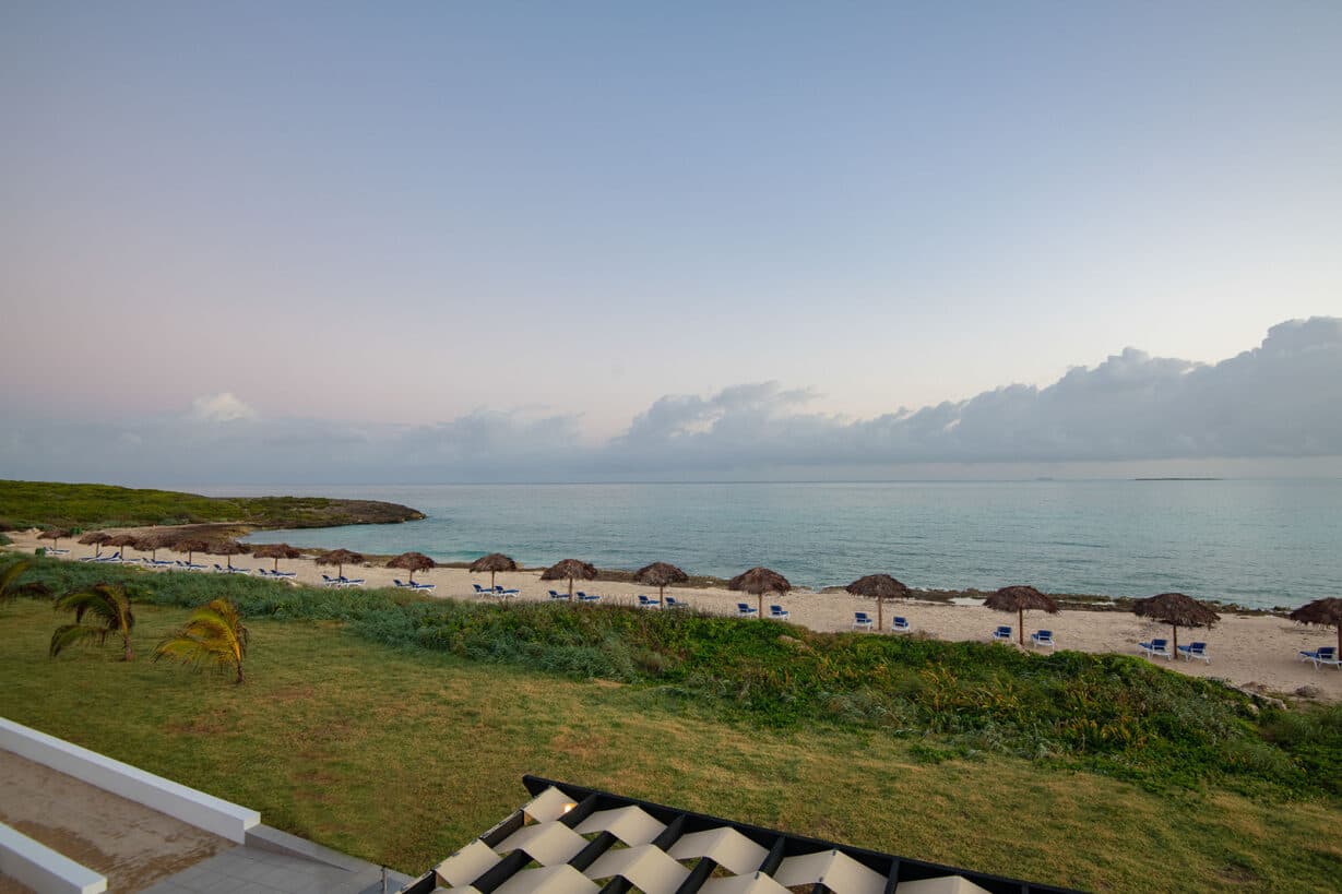 Gran Muthu Rainbow, Beach