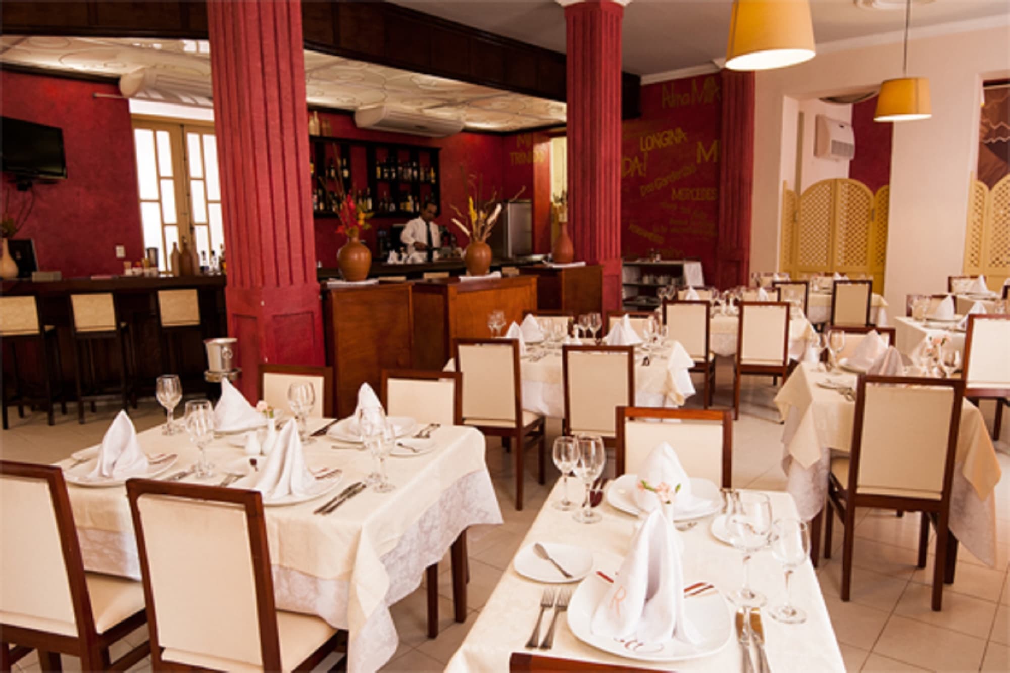 Hotel E La Ronda, Restaurant