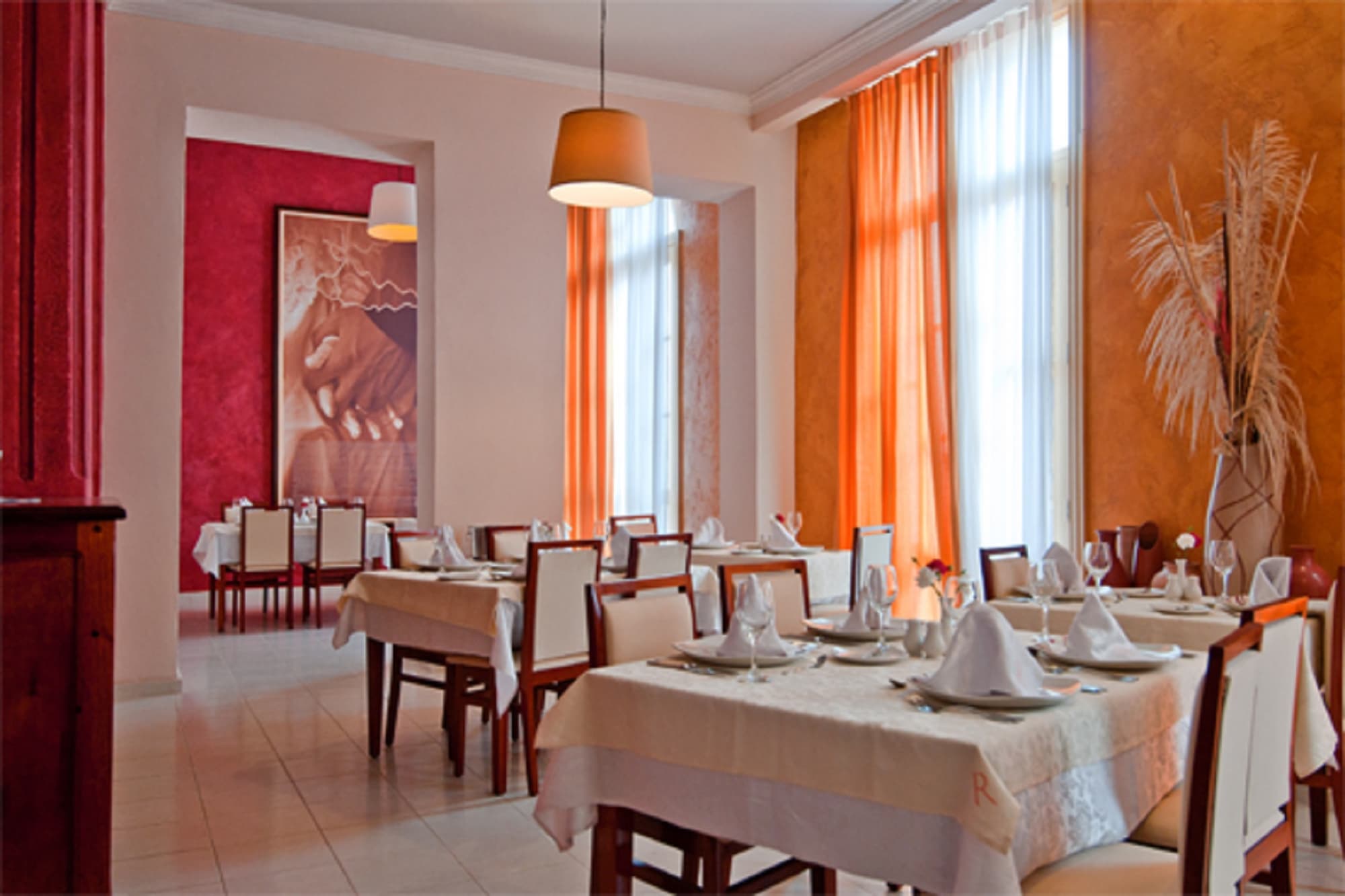 Hotel E La Ronda, Restaurant