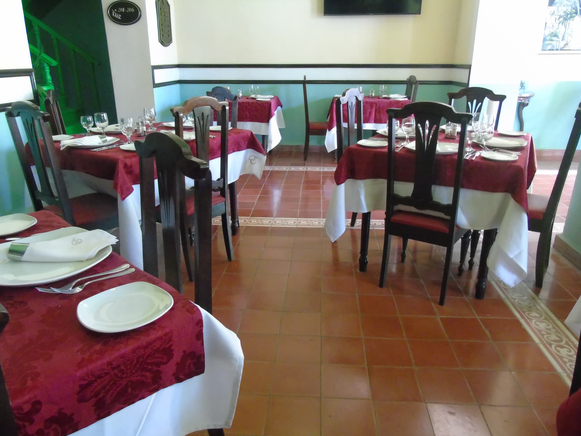 Hotel E La Calesa, Restaurant
