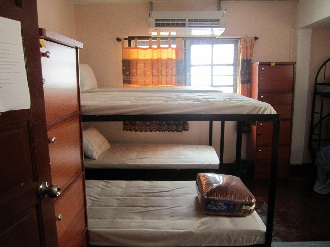 Dutch Guesthouse, Room