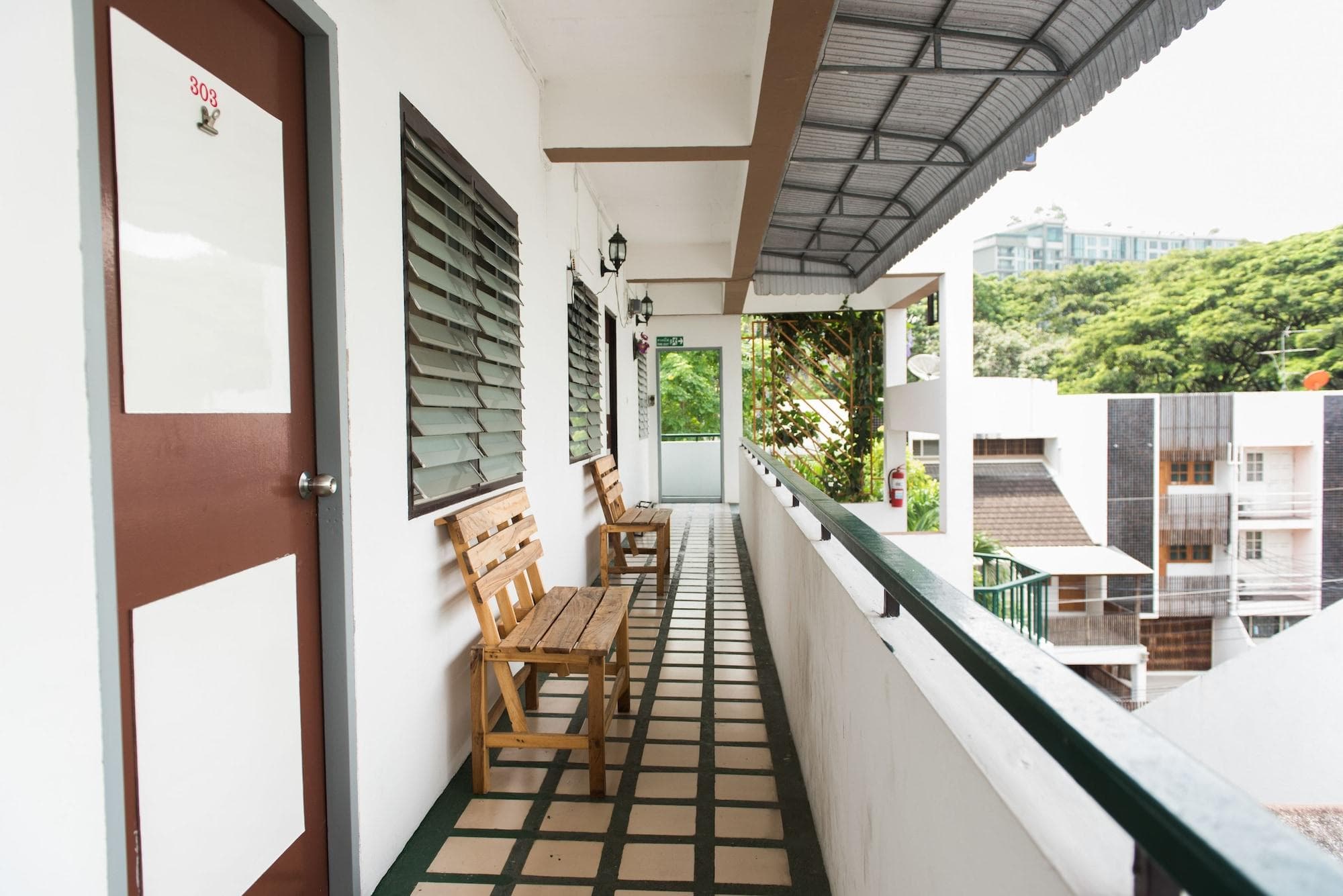 Dutch Guesthouse, Room