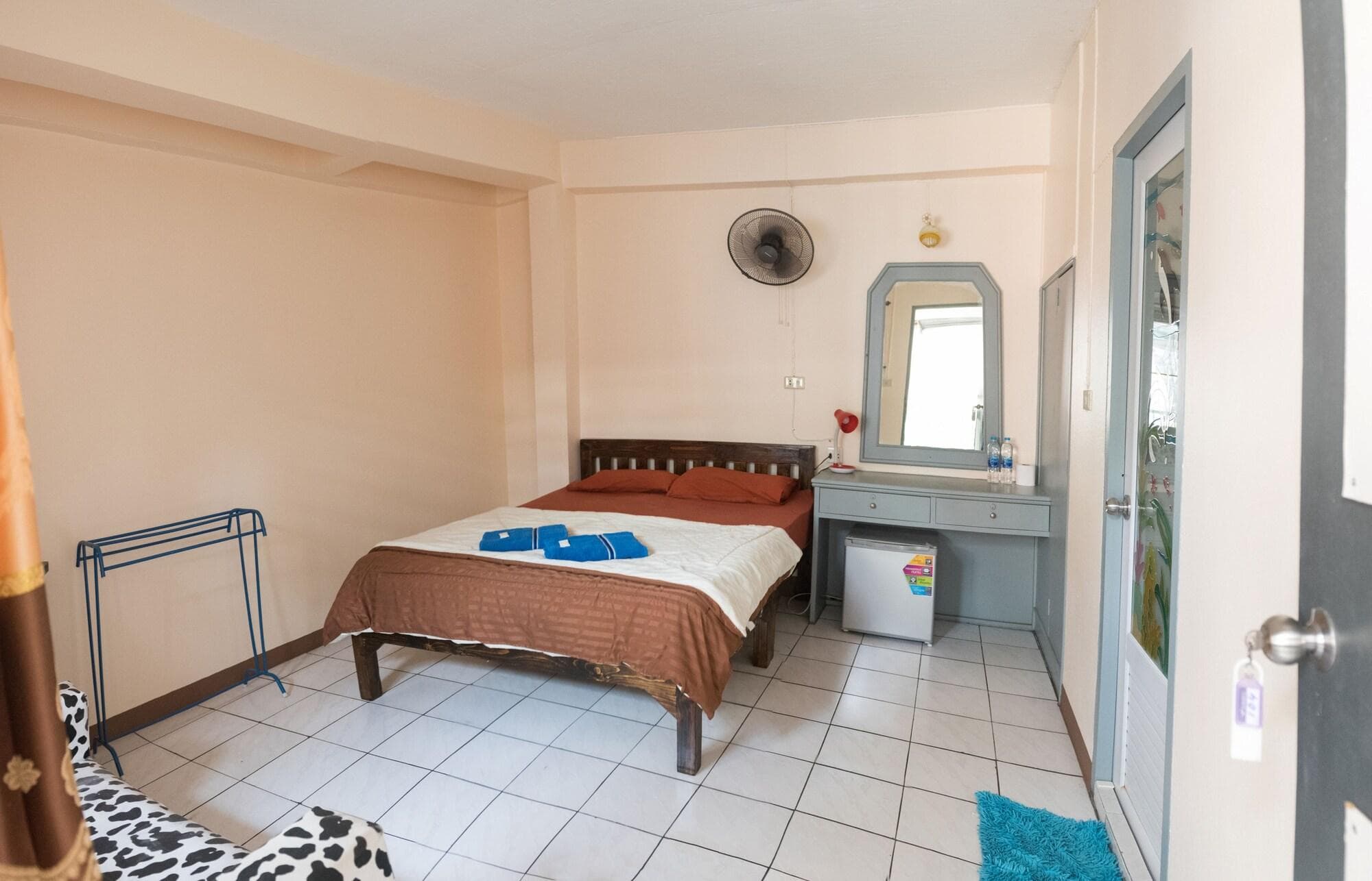 Dutch Guesthouse, Room