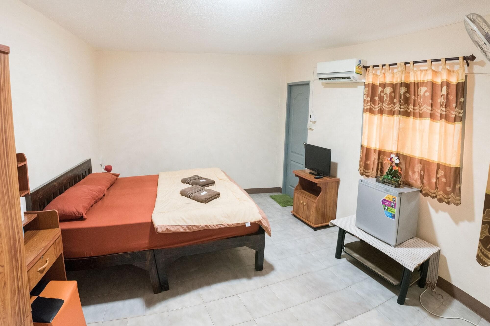 Dutch Guesthouse, Room