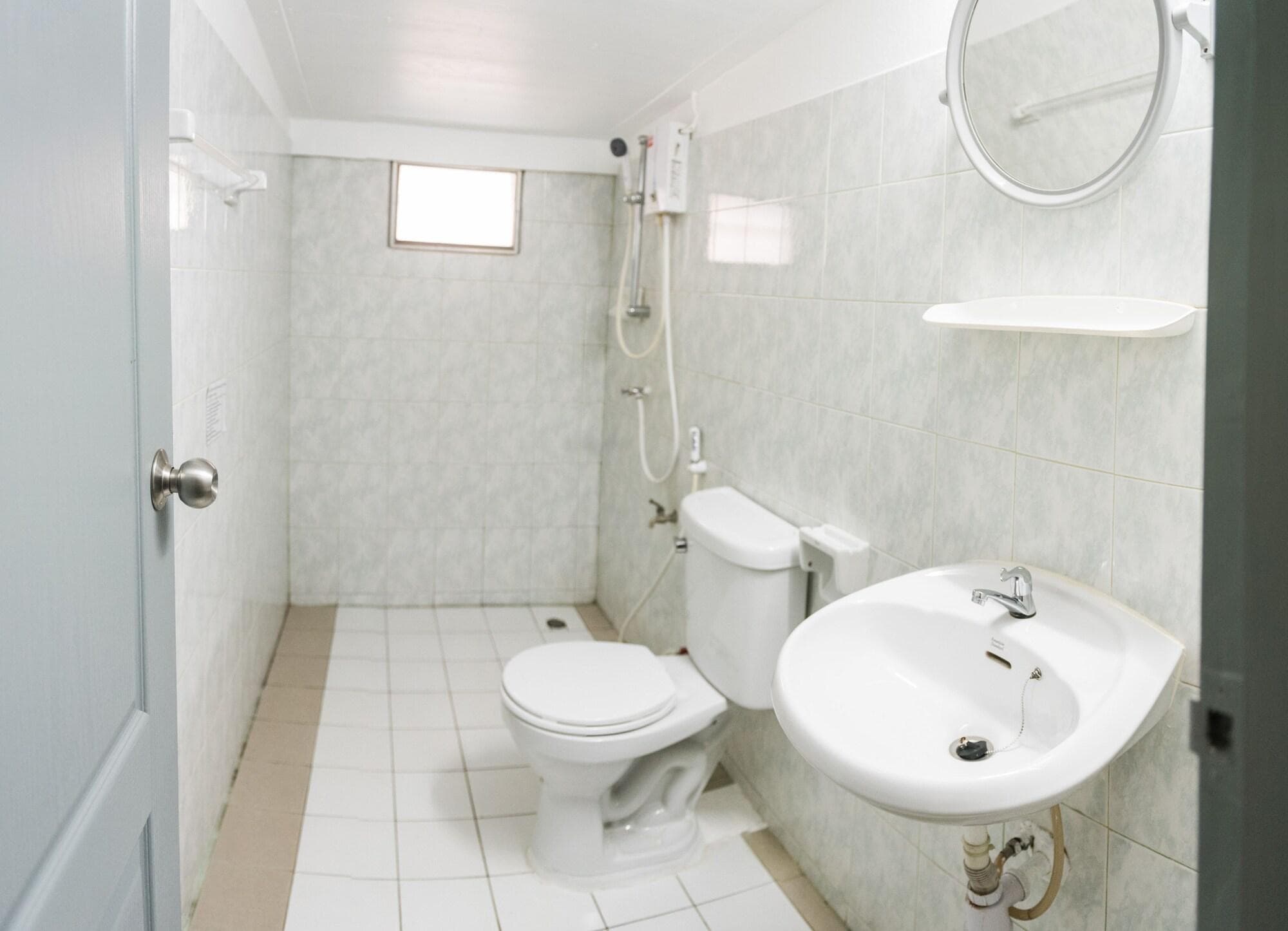 Dutch Guesthouse, Room