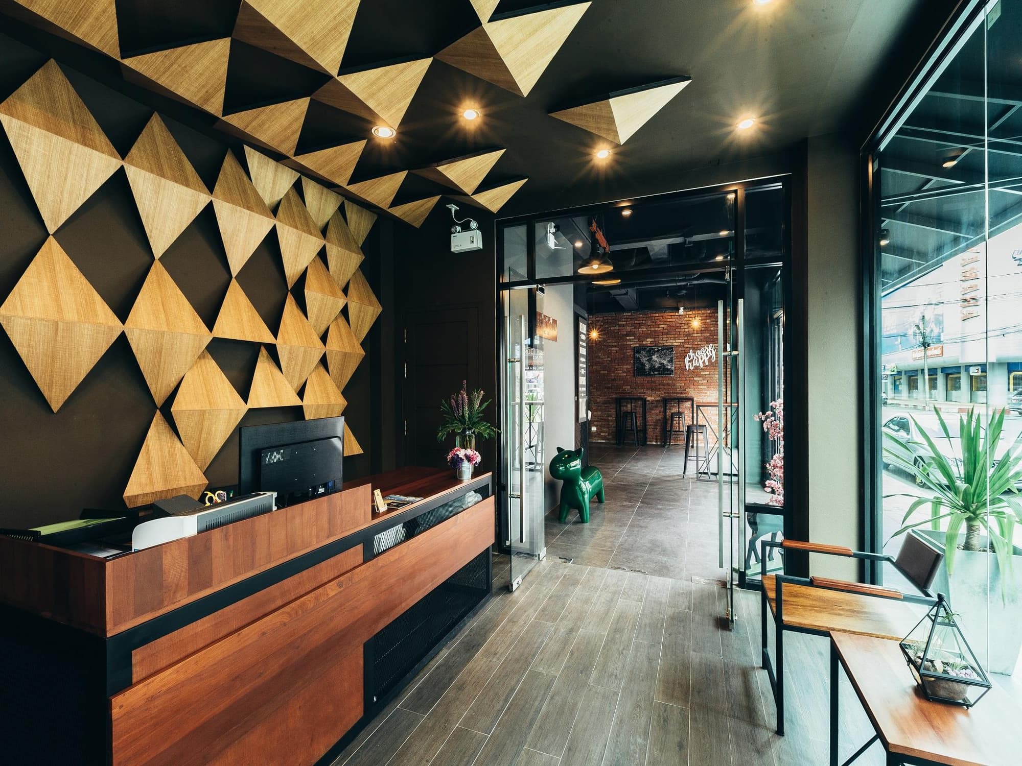 Srisuksant Square, Lobby