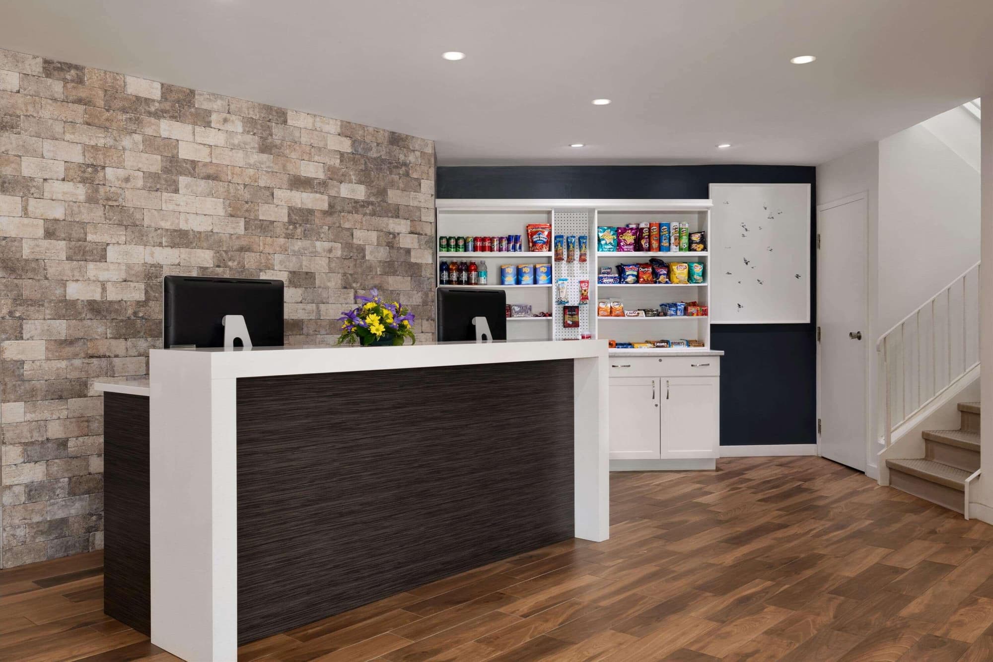 Days Inn By Wyndham Sarnia Harbourfront, Lobby