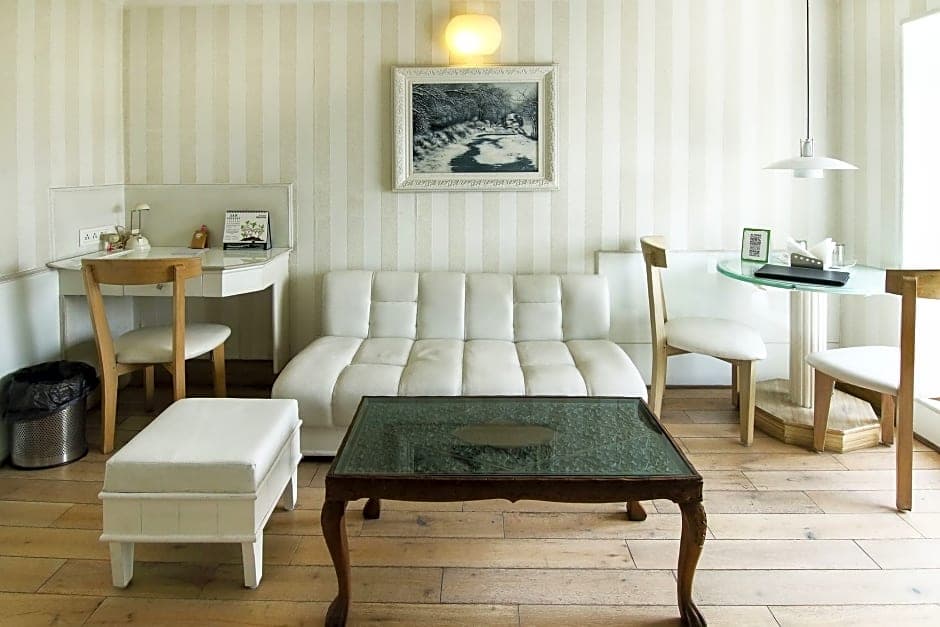 Treebo Trend Green View, General view