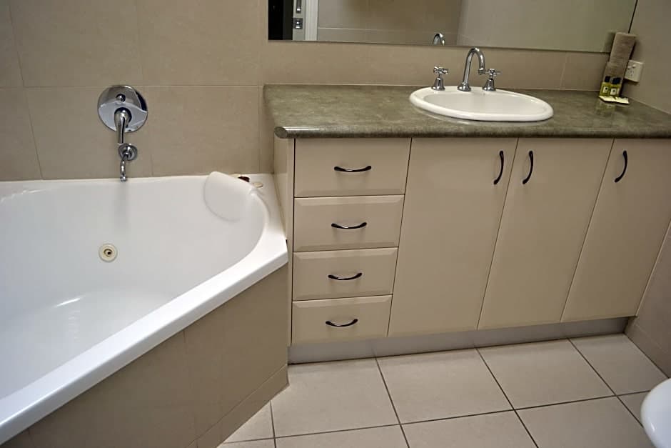 Sea Foam Villas, General view