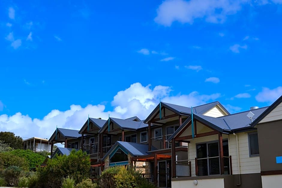 Sea Foam Villas, General view