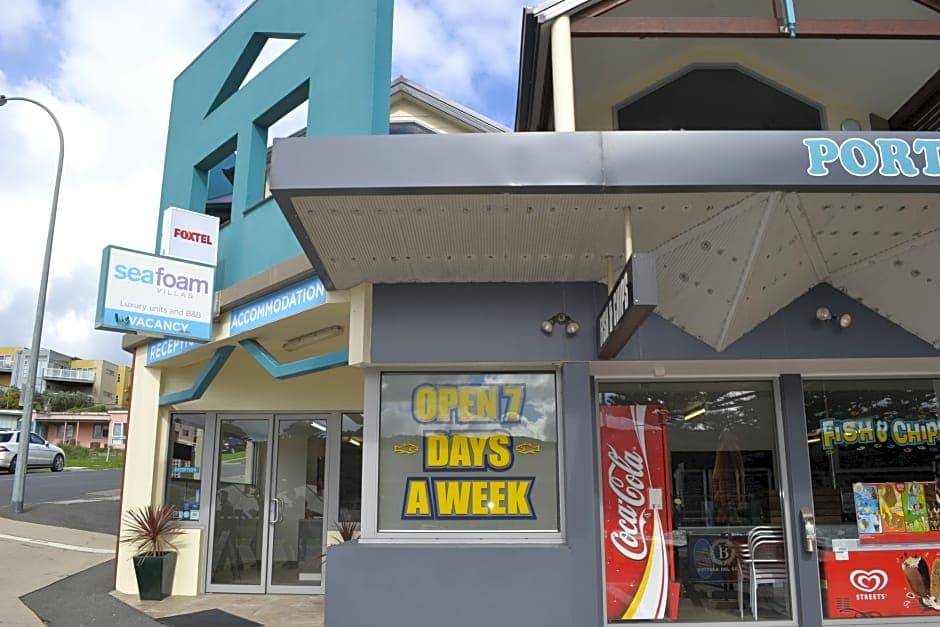 Sea Foam Villas, General view