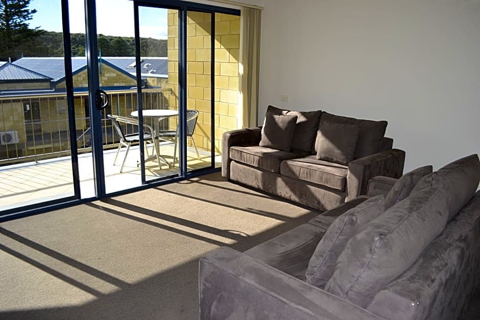 Sea Foam Villas, General view