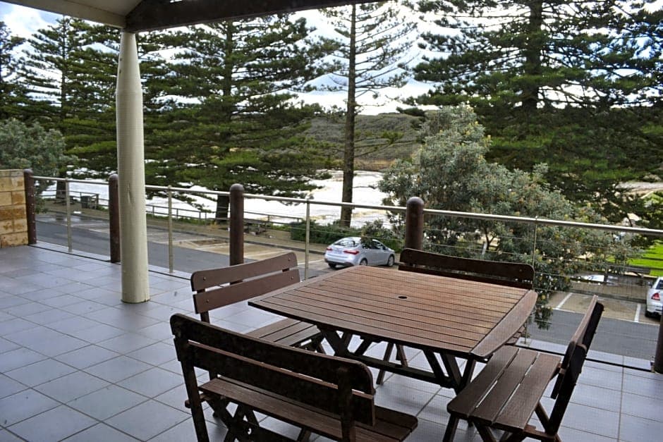Sea Foam Villas, General view