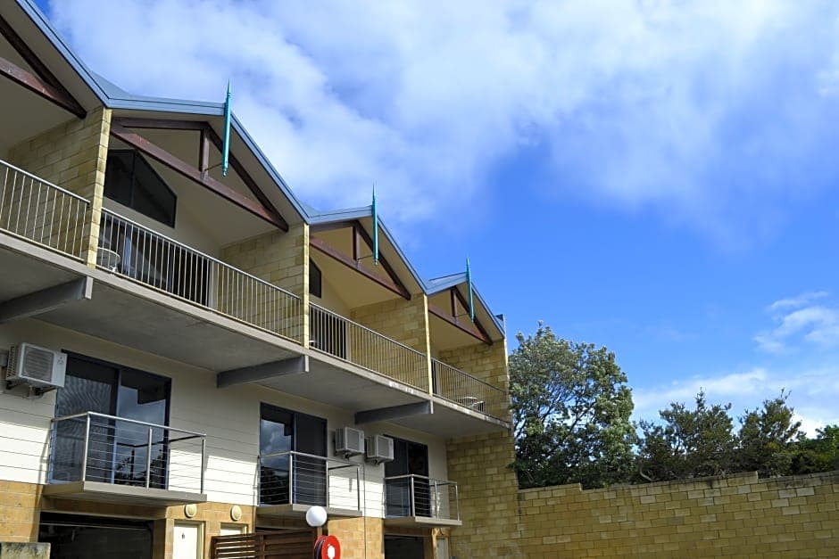 Sea Foam Villas, General view