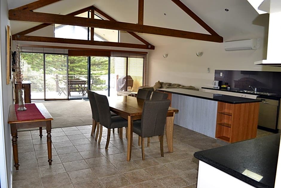 Sea Foam Villas, General view