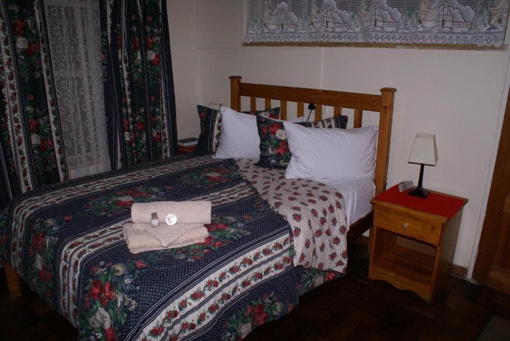 Airport Inn Bed and Breakfast, Room