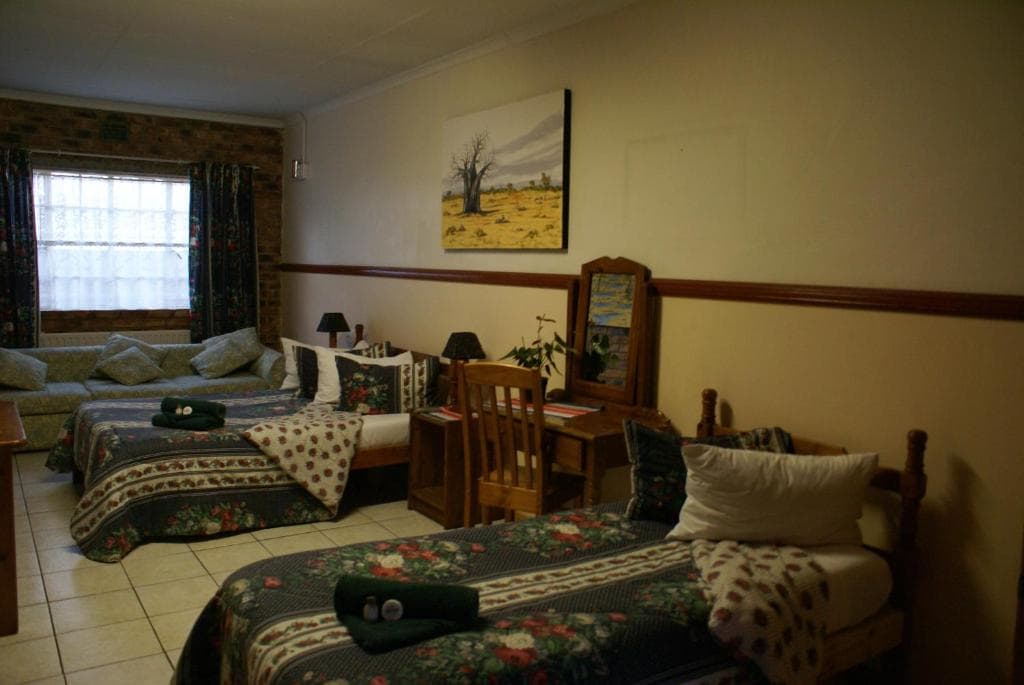 Airport Inn Bed and Breakfast, Room