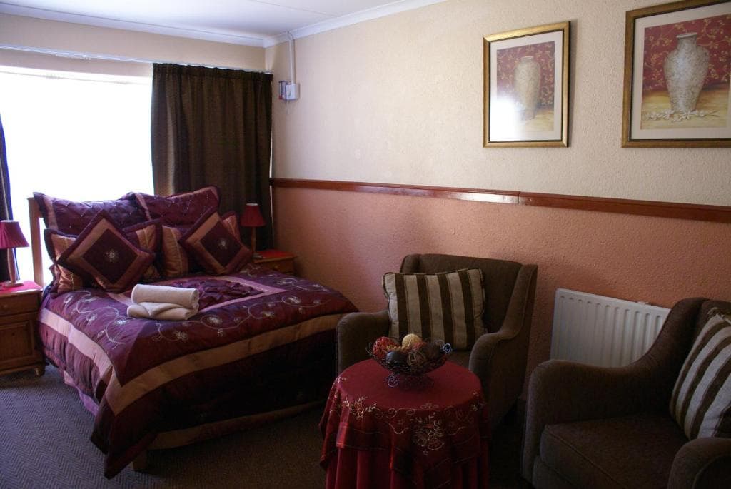 Airport Inn Bed and Breakfast, Room