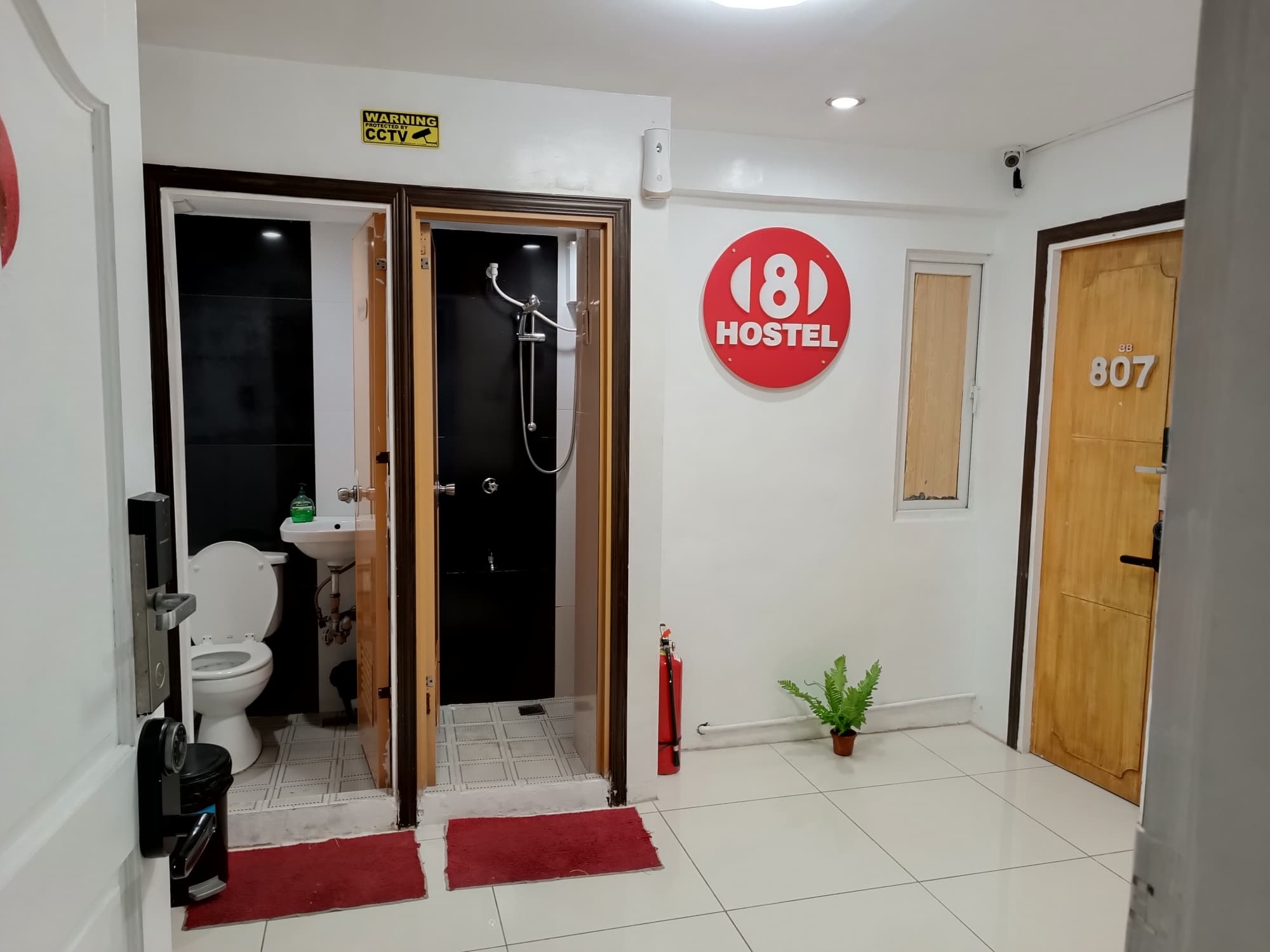 8hostel, General view