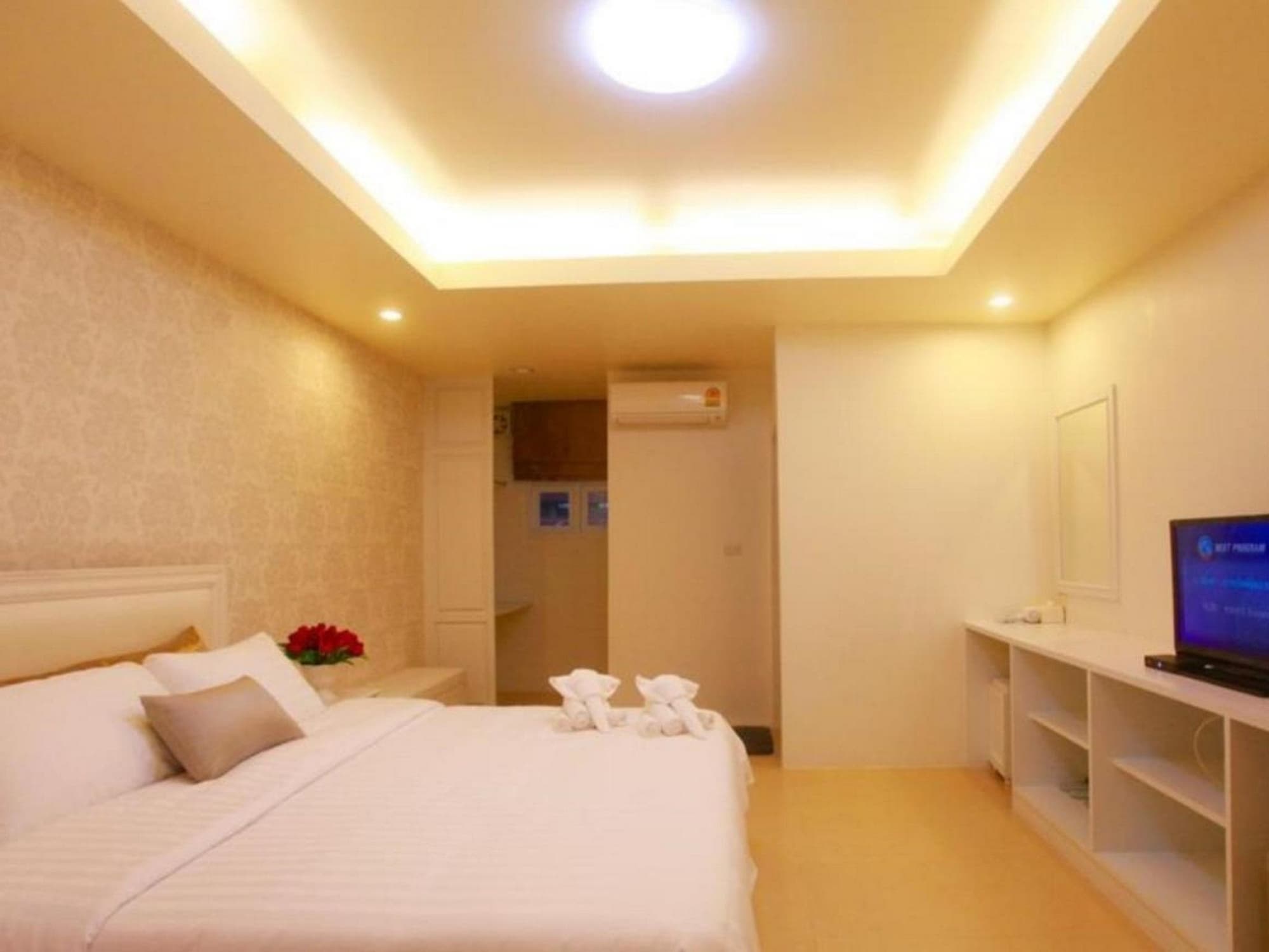 Banlomnow Hotel, General view