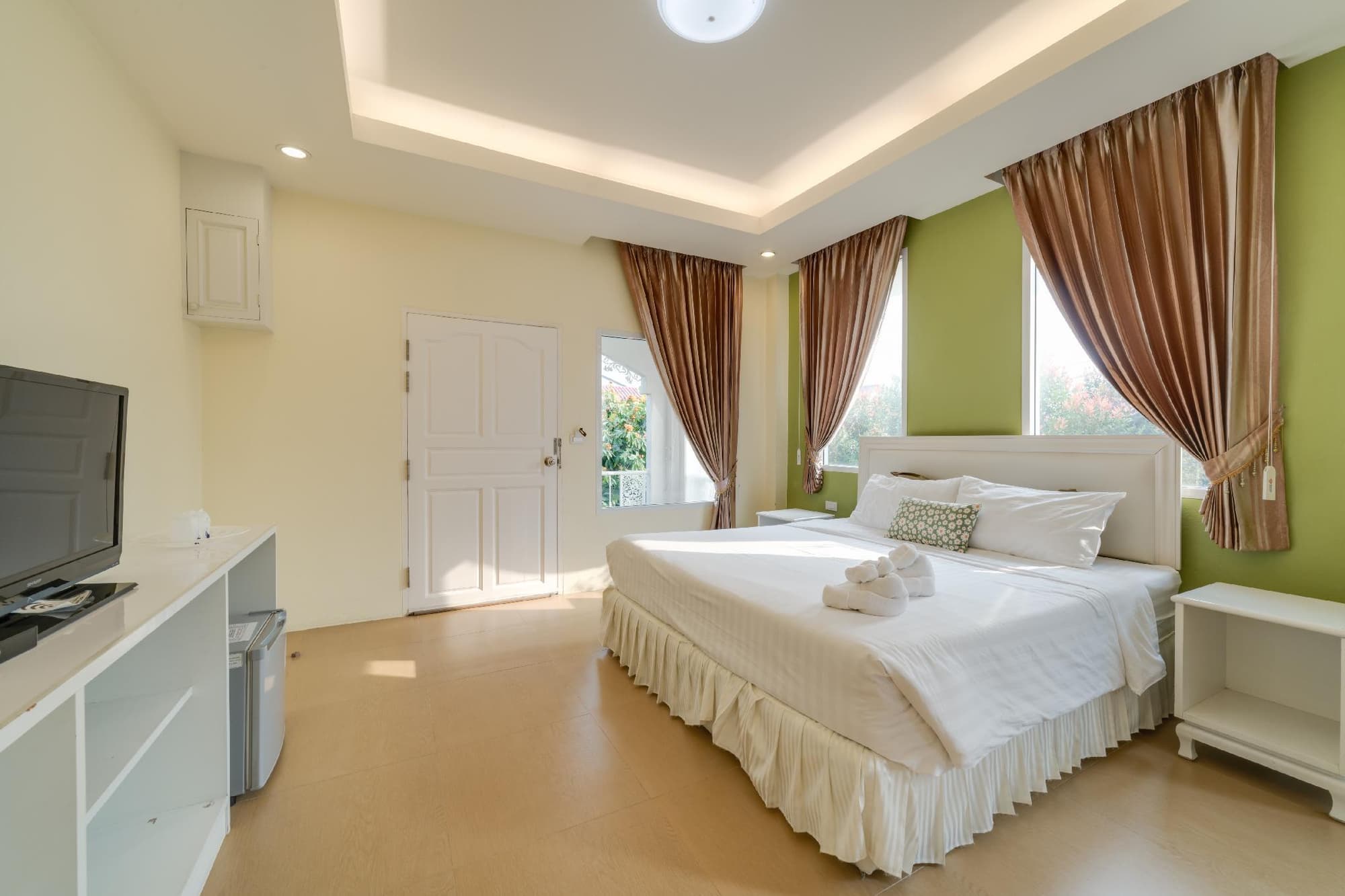 Banlomnow Hotel, Room