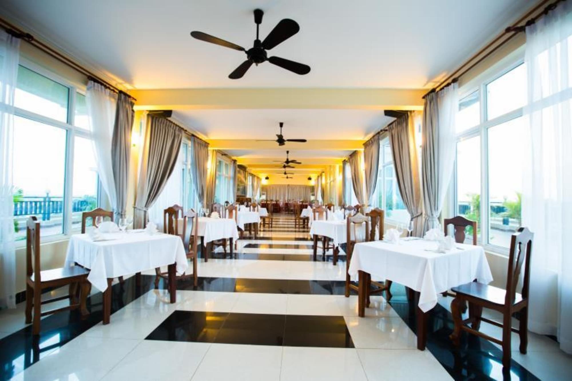 Classy Hotel, Restaurant