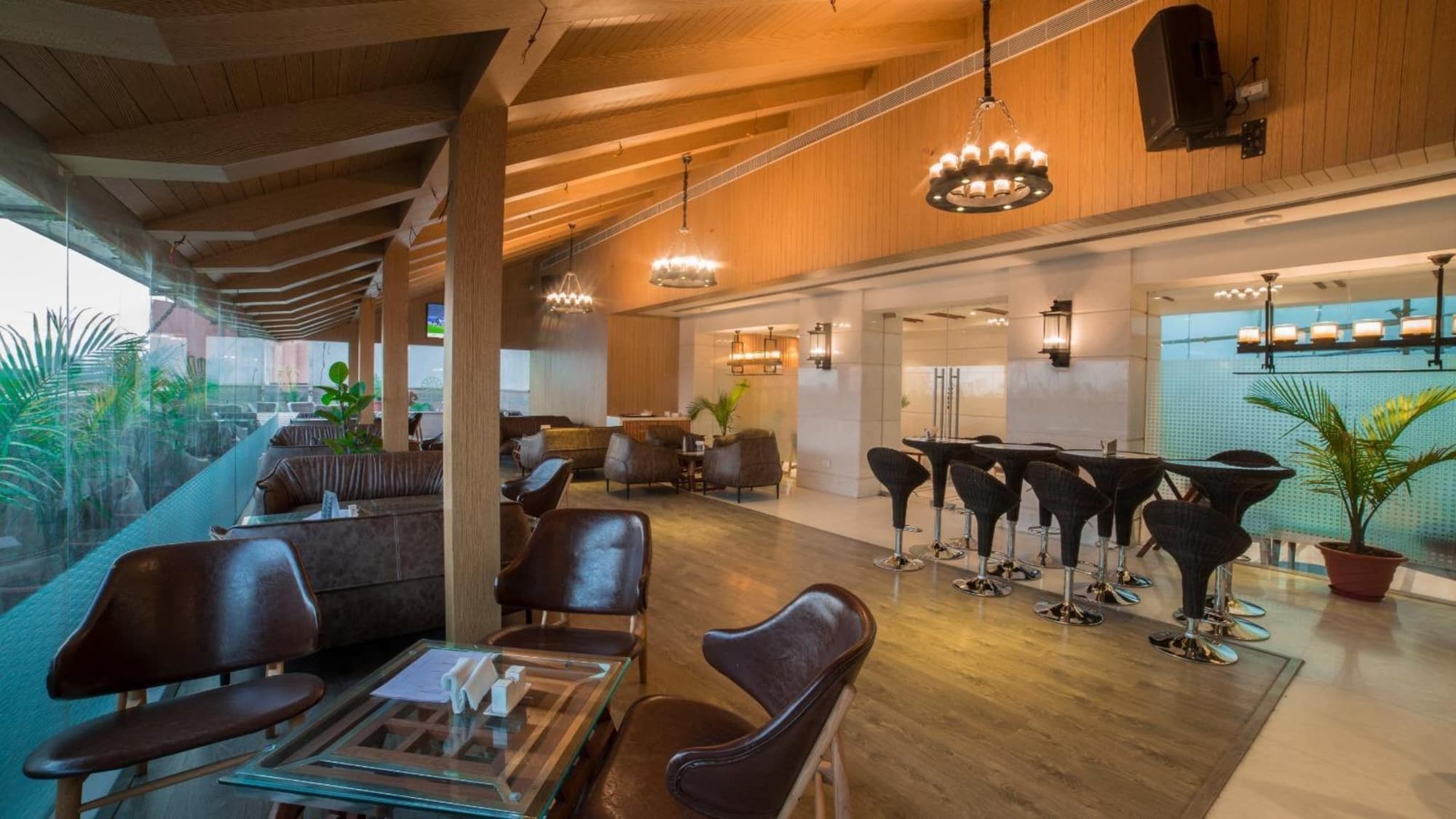 Costa Riviera Hotel, Bar