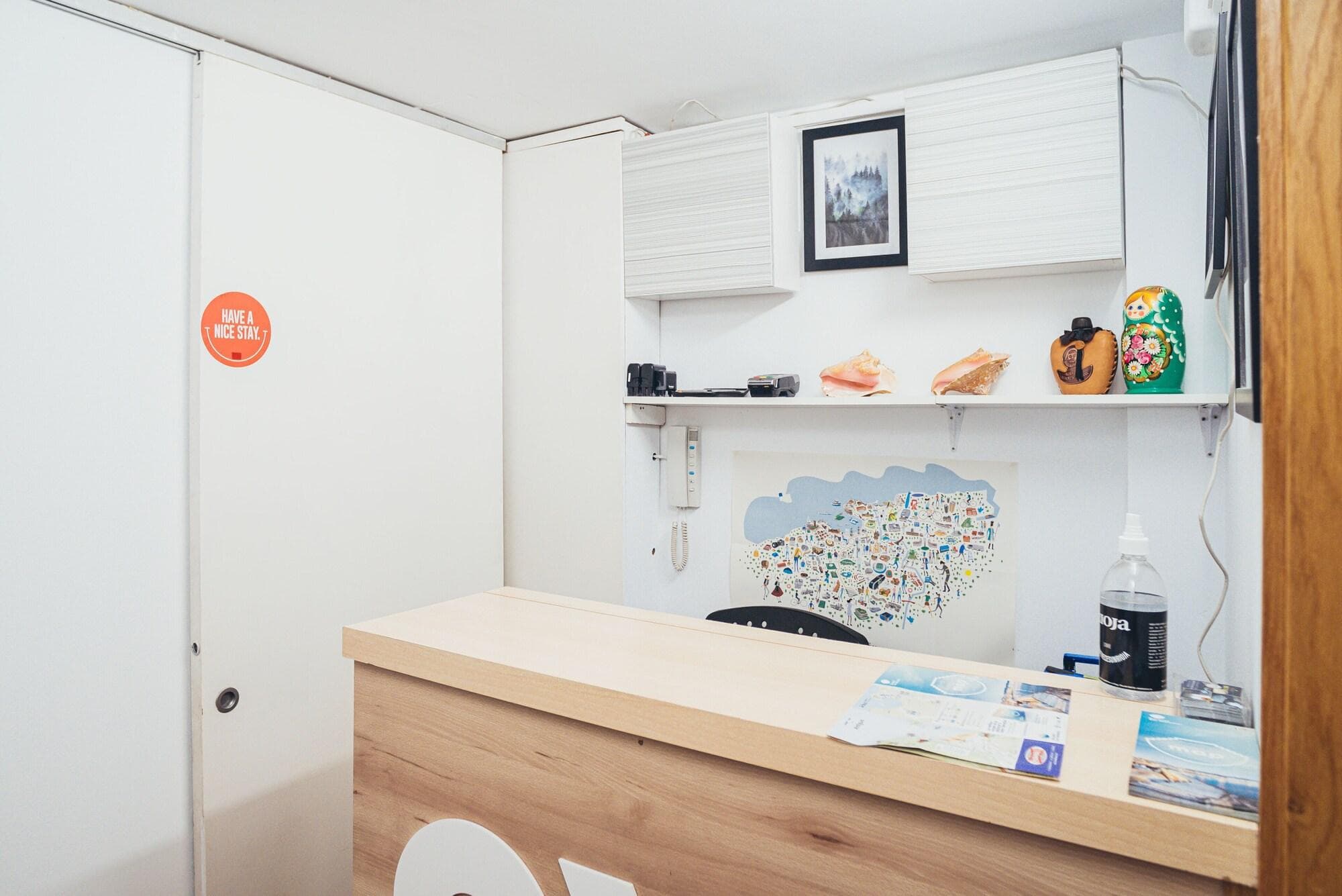 Pensión Irune, Lobby