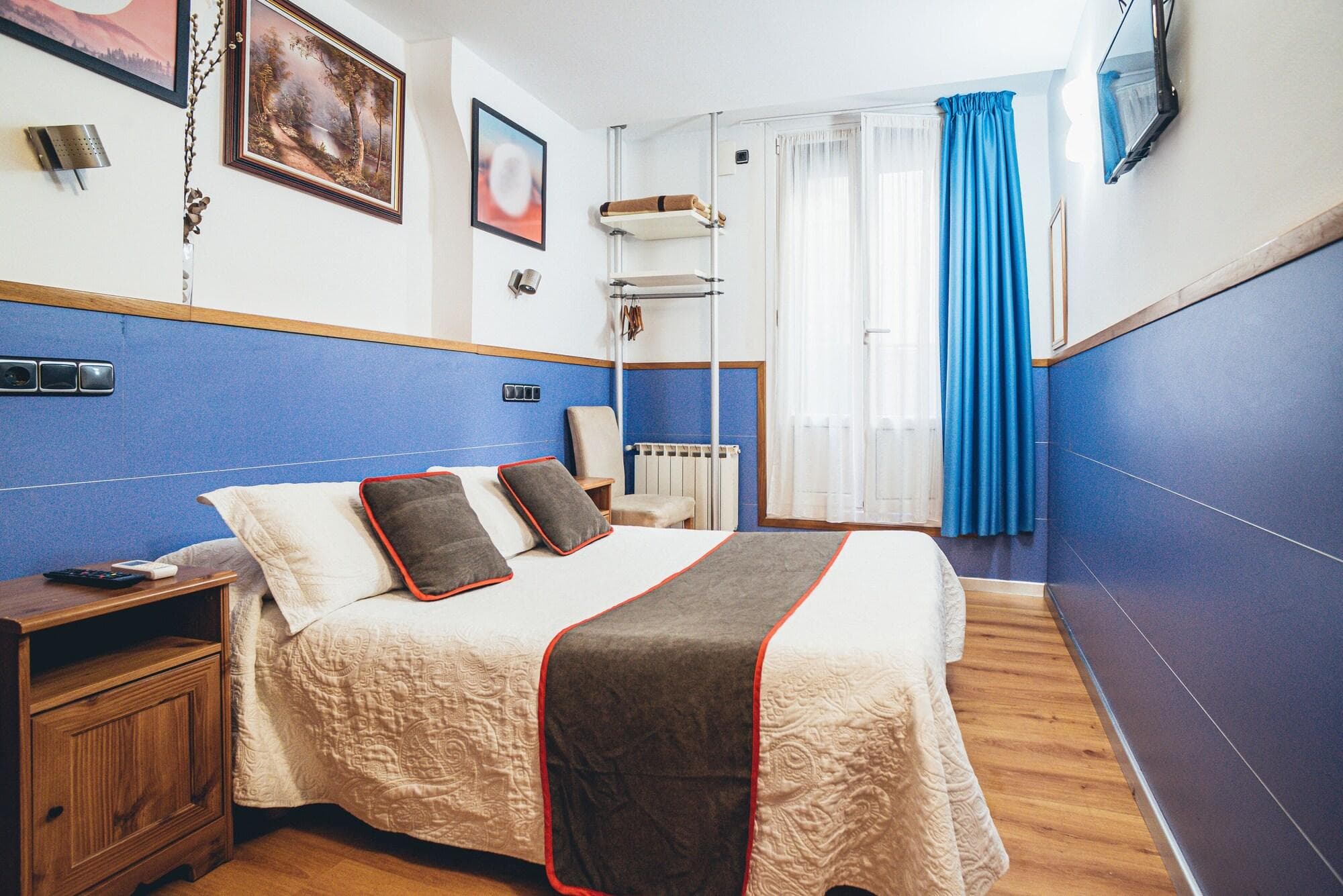 Pensión Irune, Room