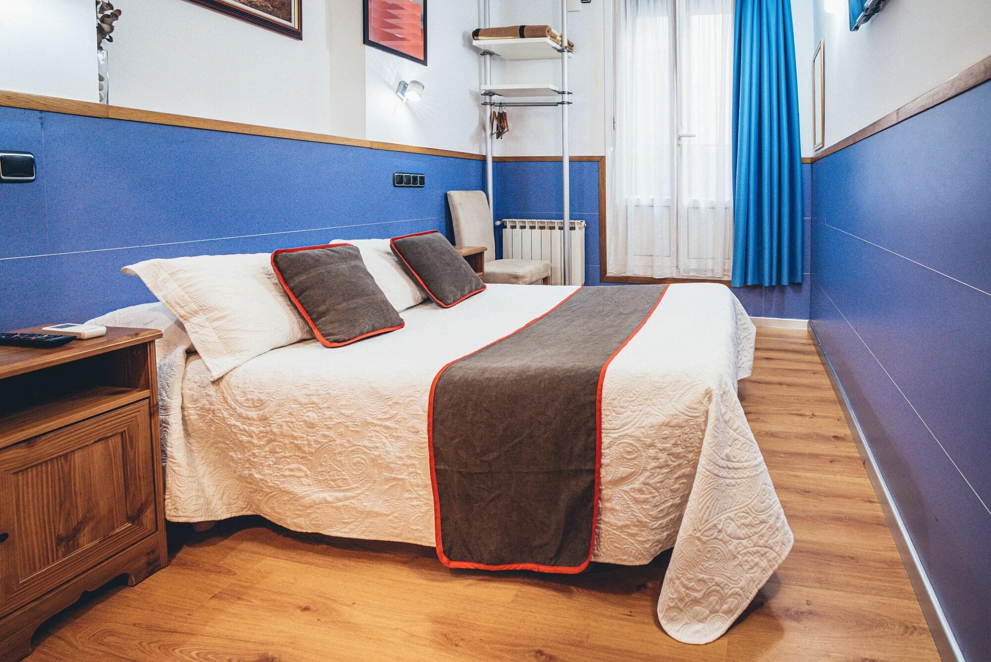 Pensión Irune, Room