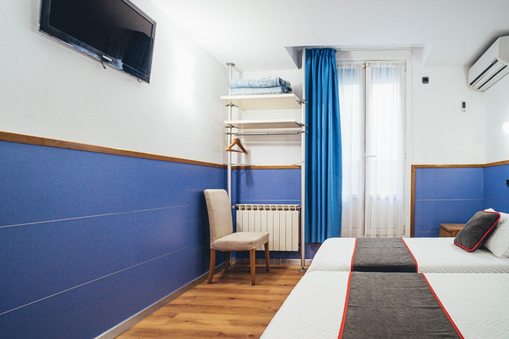 Pensión Irune, Room