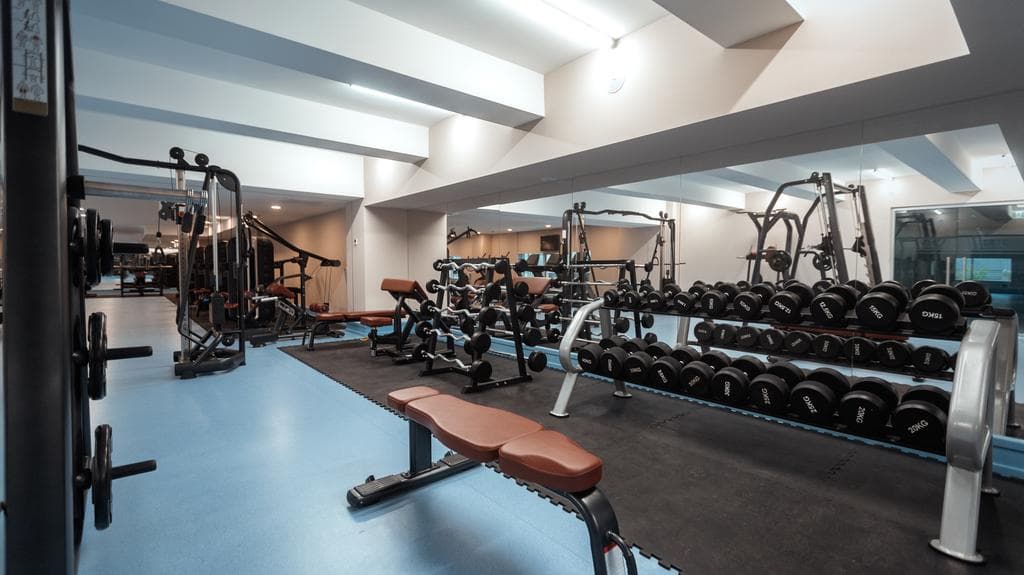 Midtown Hotel, Sports and Entertainment