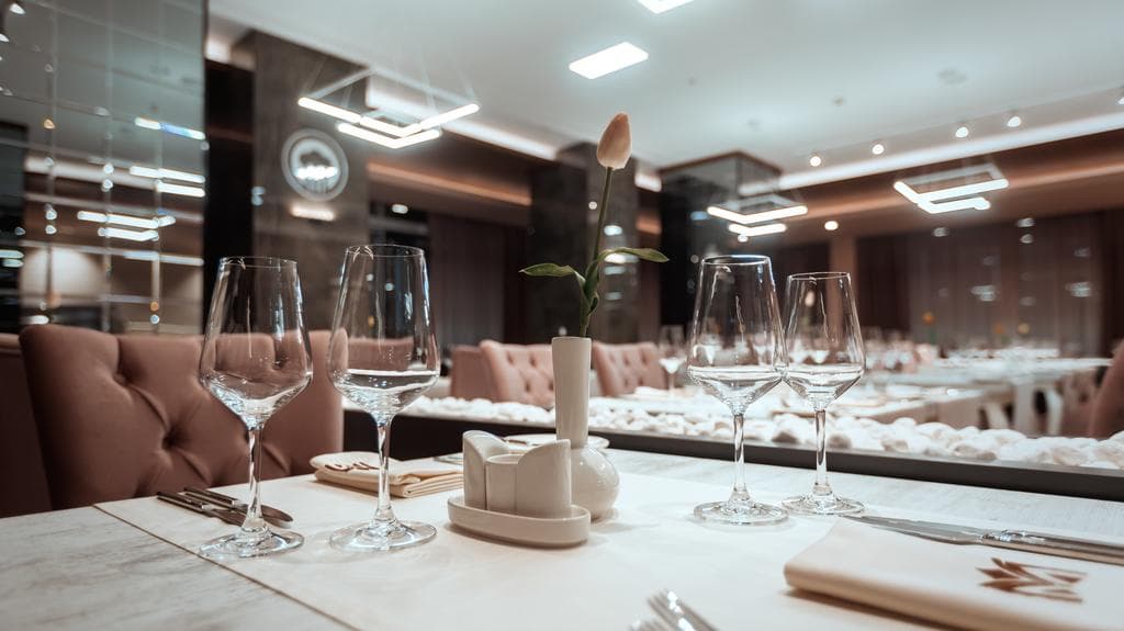 Midtown Hotel, Restaurant