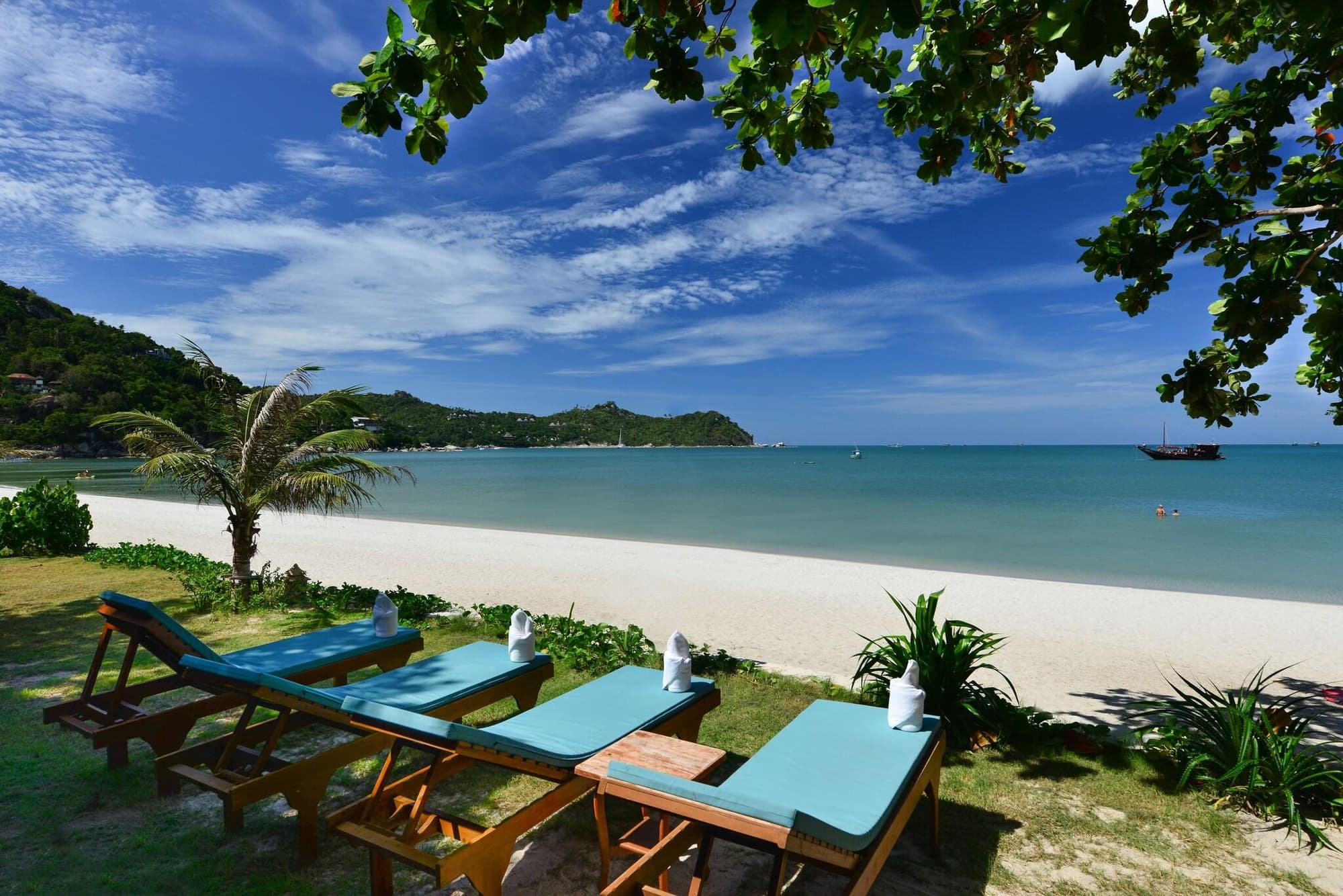 Pingchan Koh Phangan Beachfront Resort, Beach