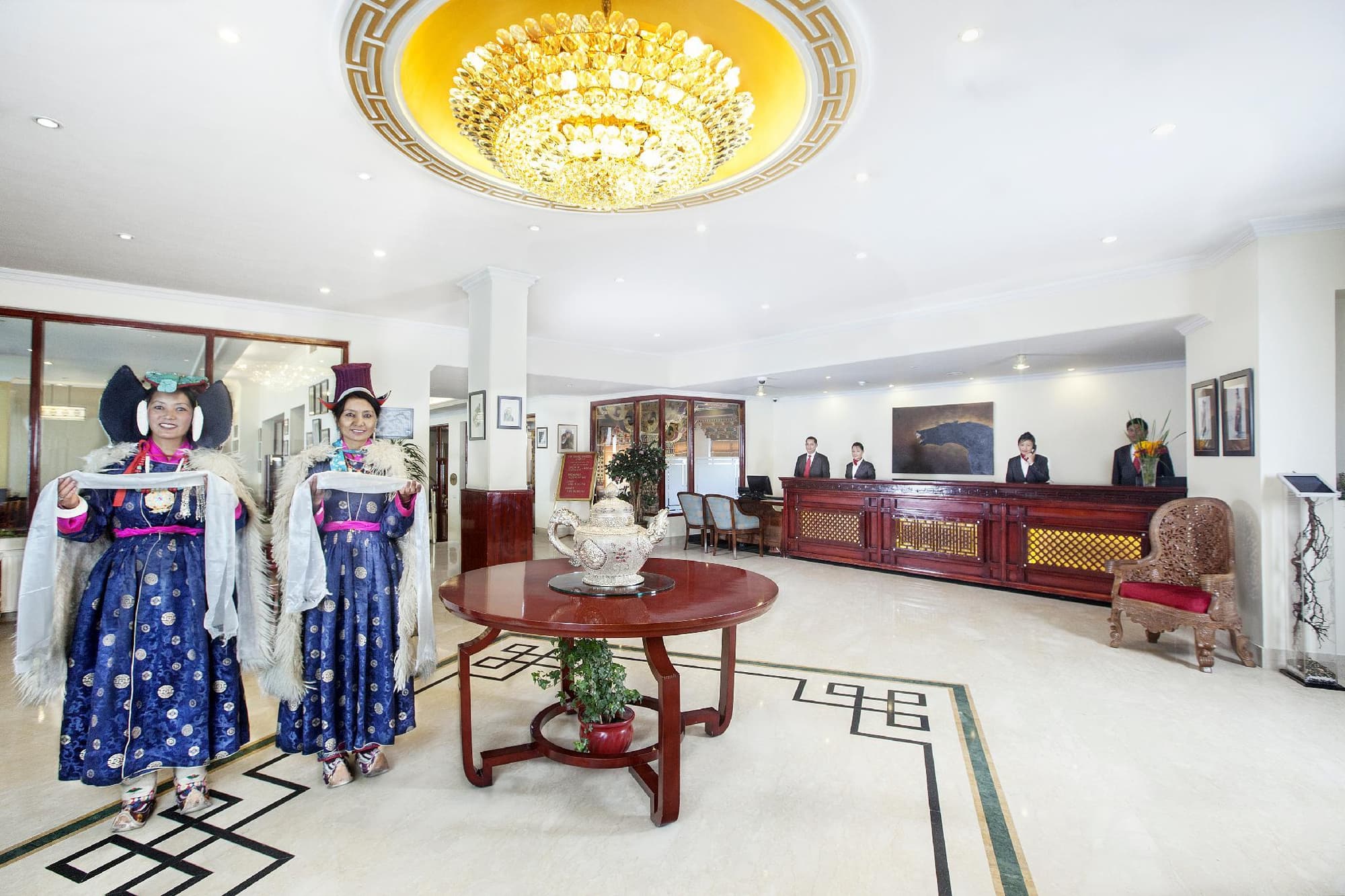 The Grand Dragon Hotel, Lobby