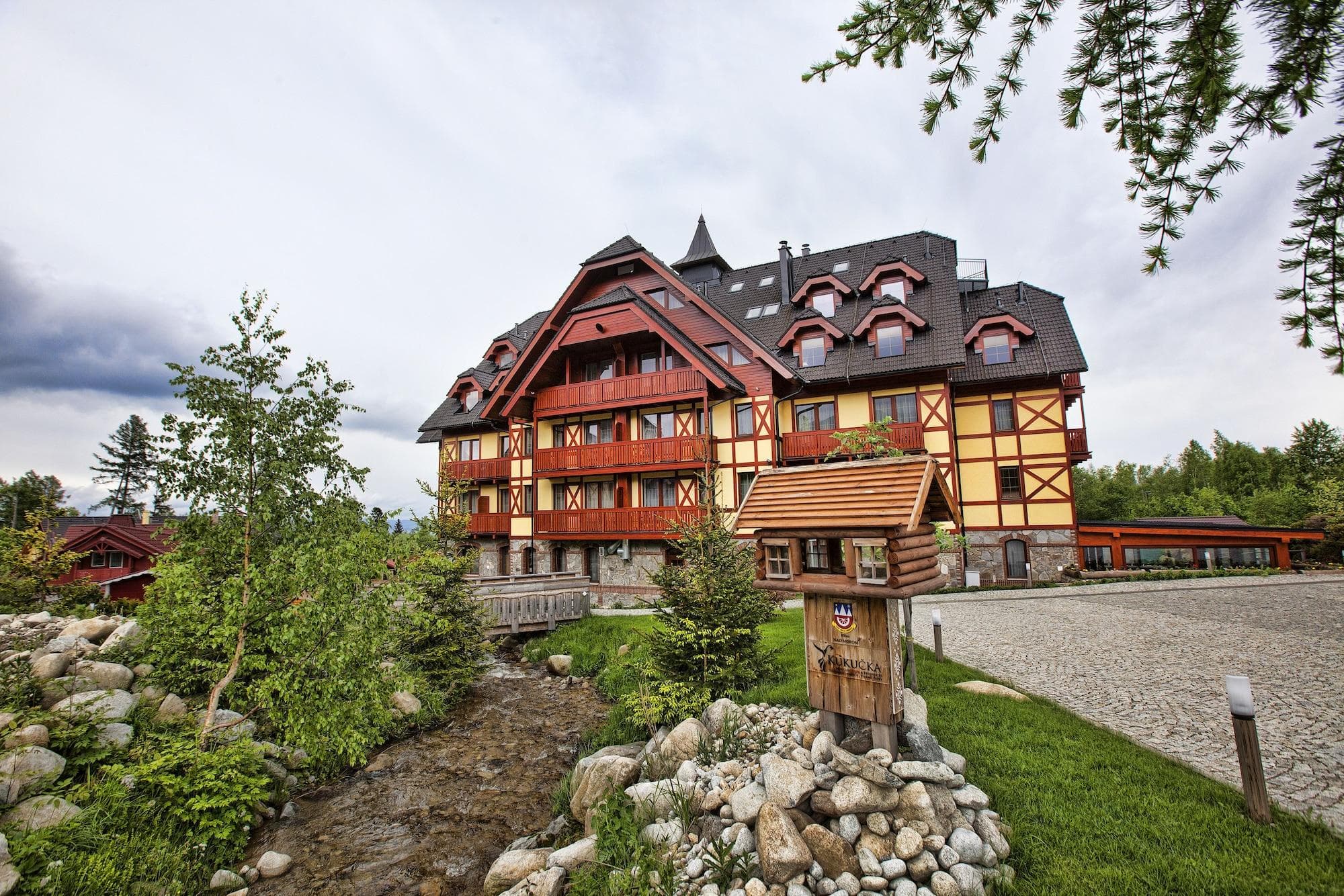 Aplend Kukucka Mountain Hotel & Residences, General view